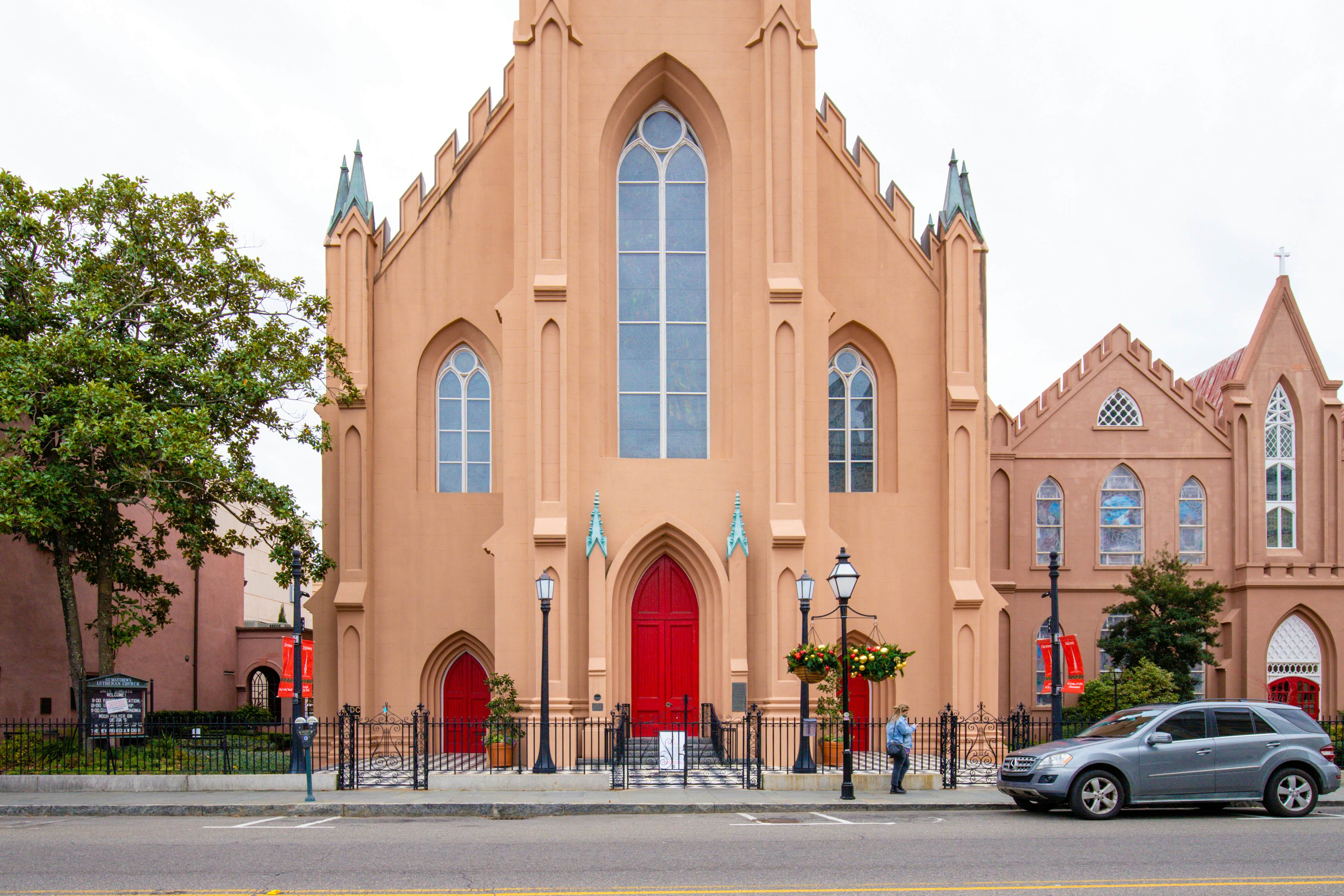 Dog-friendly home with AC, fireplace & W/D - one block to King Street dining