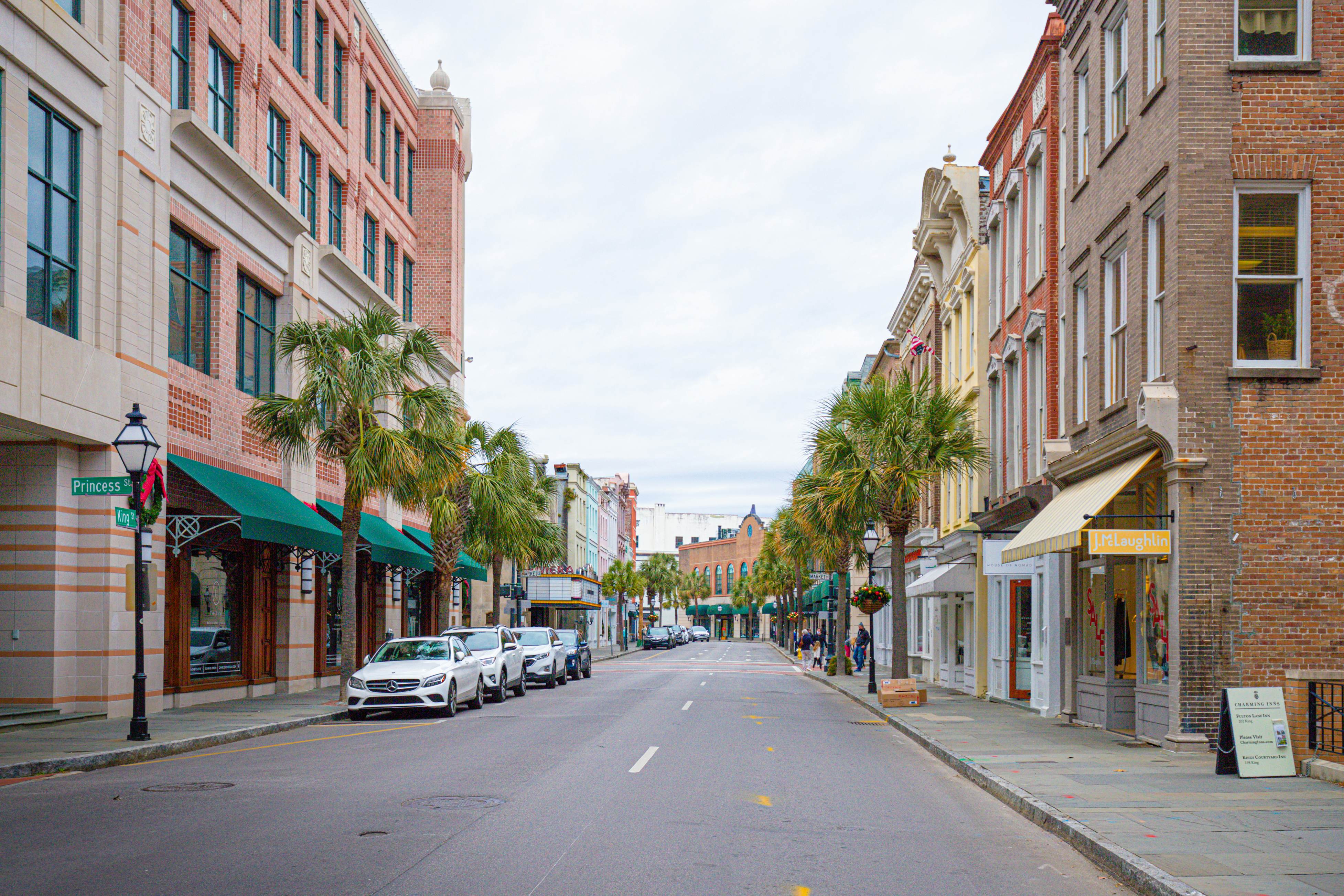Charming carriage house w/ original hardwoods, W/D & antique bed - 1 dog OK