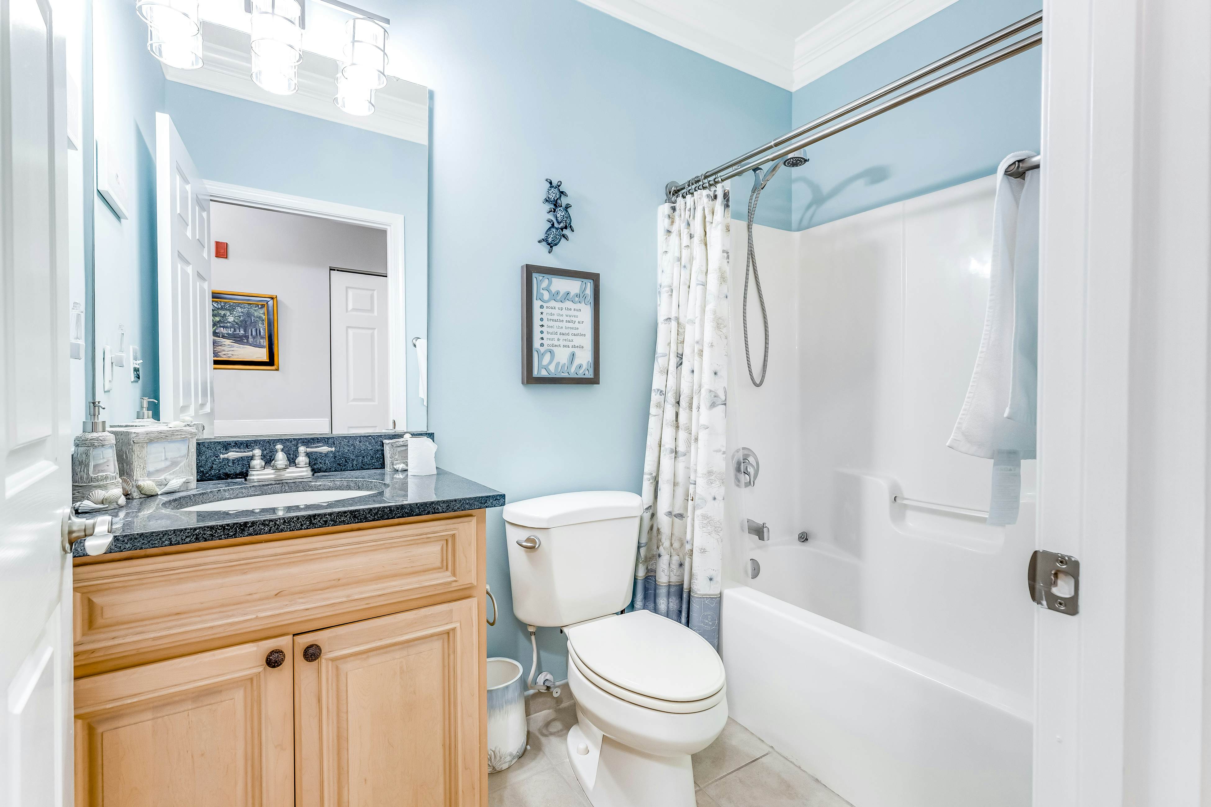 Dog-friendly monthly rental with pool, AC, ideal for remote work & travel nurse