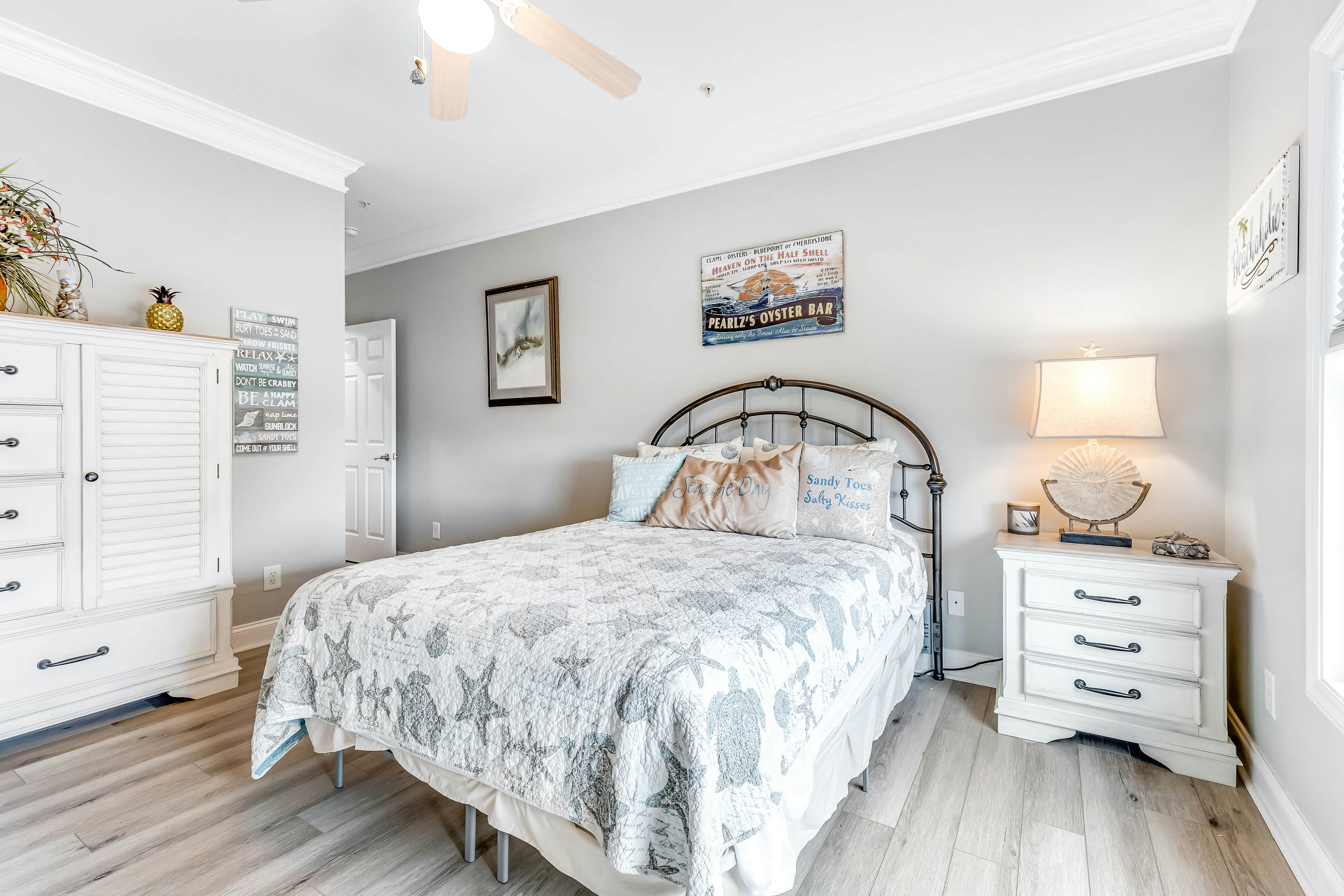 Dog-friendly monthly rental with pool, AC, ideal for remote work & travel nurse