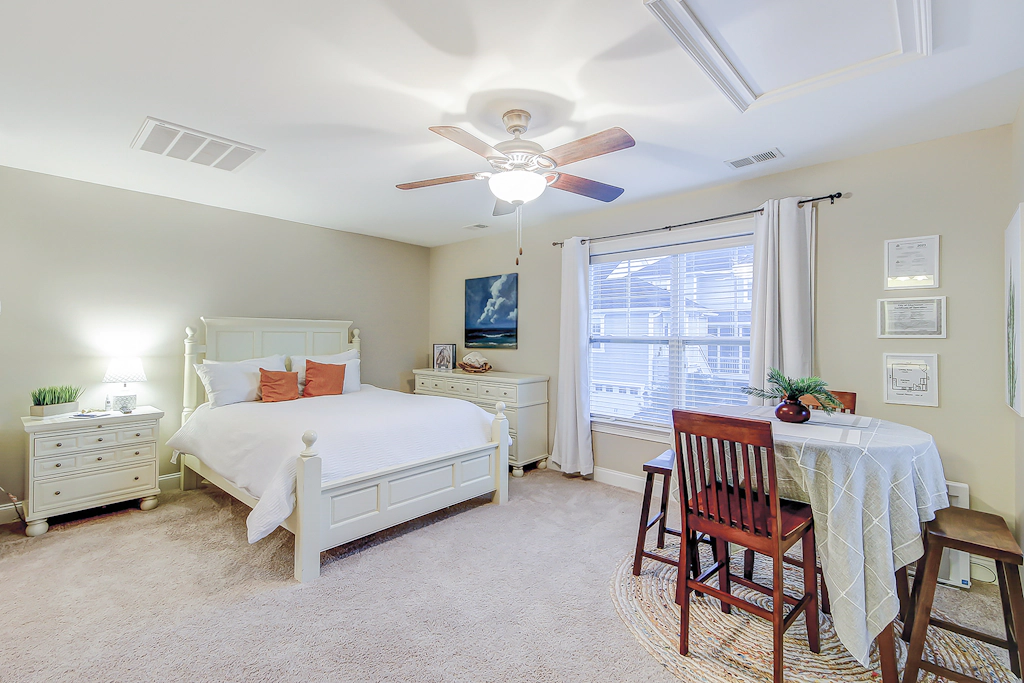 Charming studio with 3 pools, kitchenette & AC