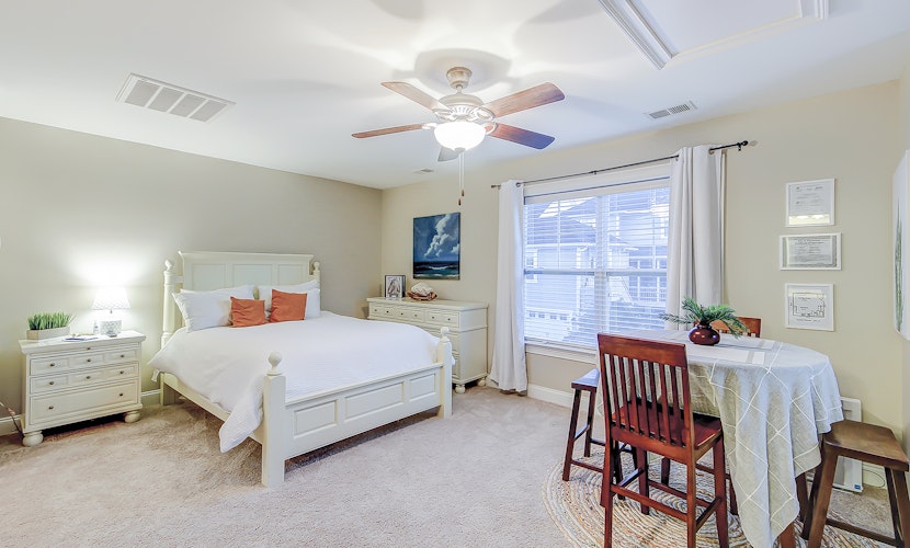 Charming studio with 3 pools, kitchenette & AC