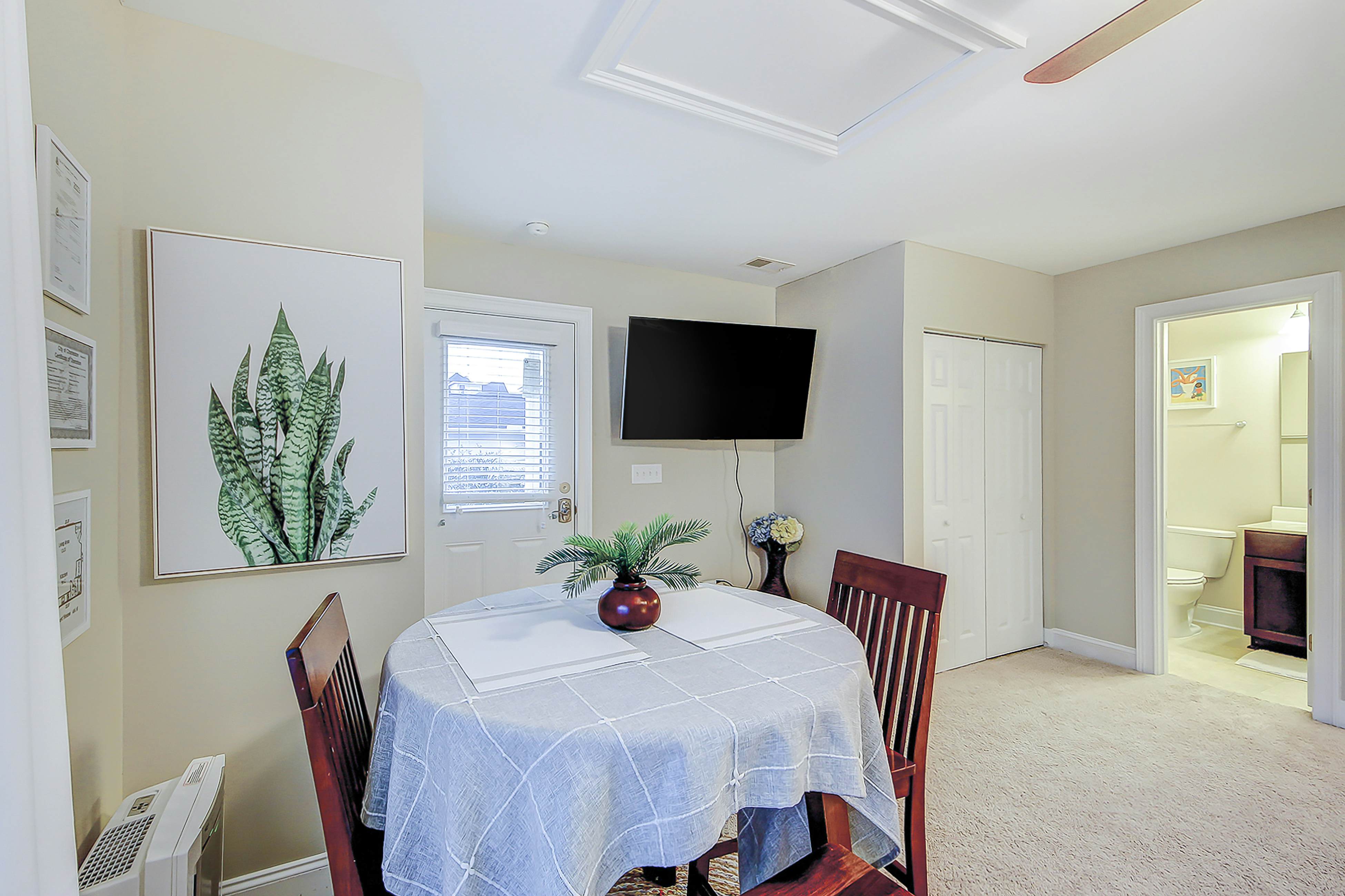 Charming studio with 3 pools, kitchenette & AC