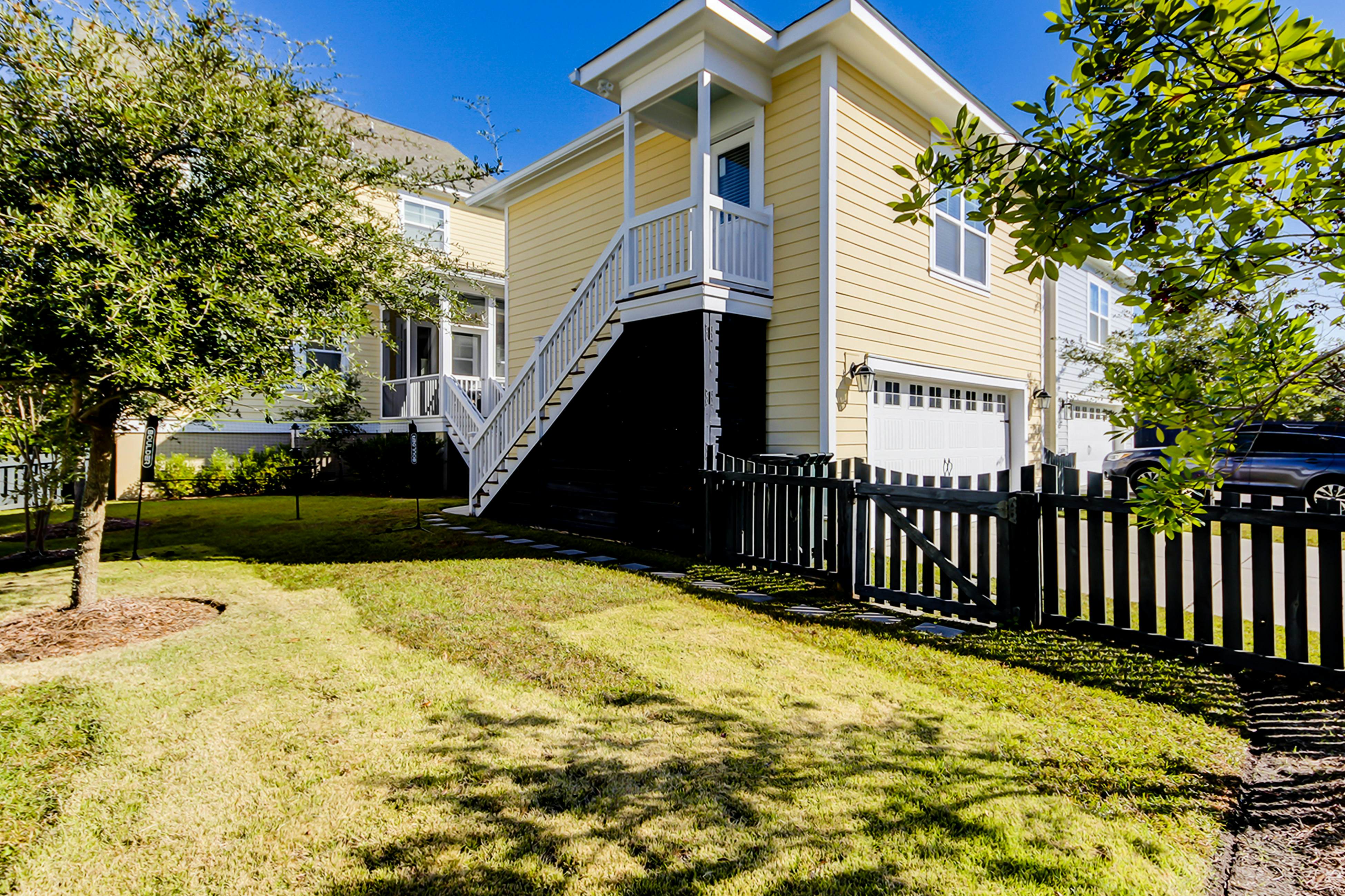 Charming studio with 3 pools, kitchenette & AC