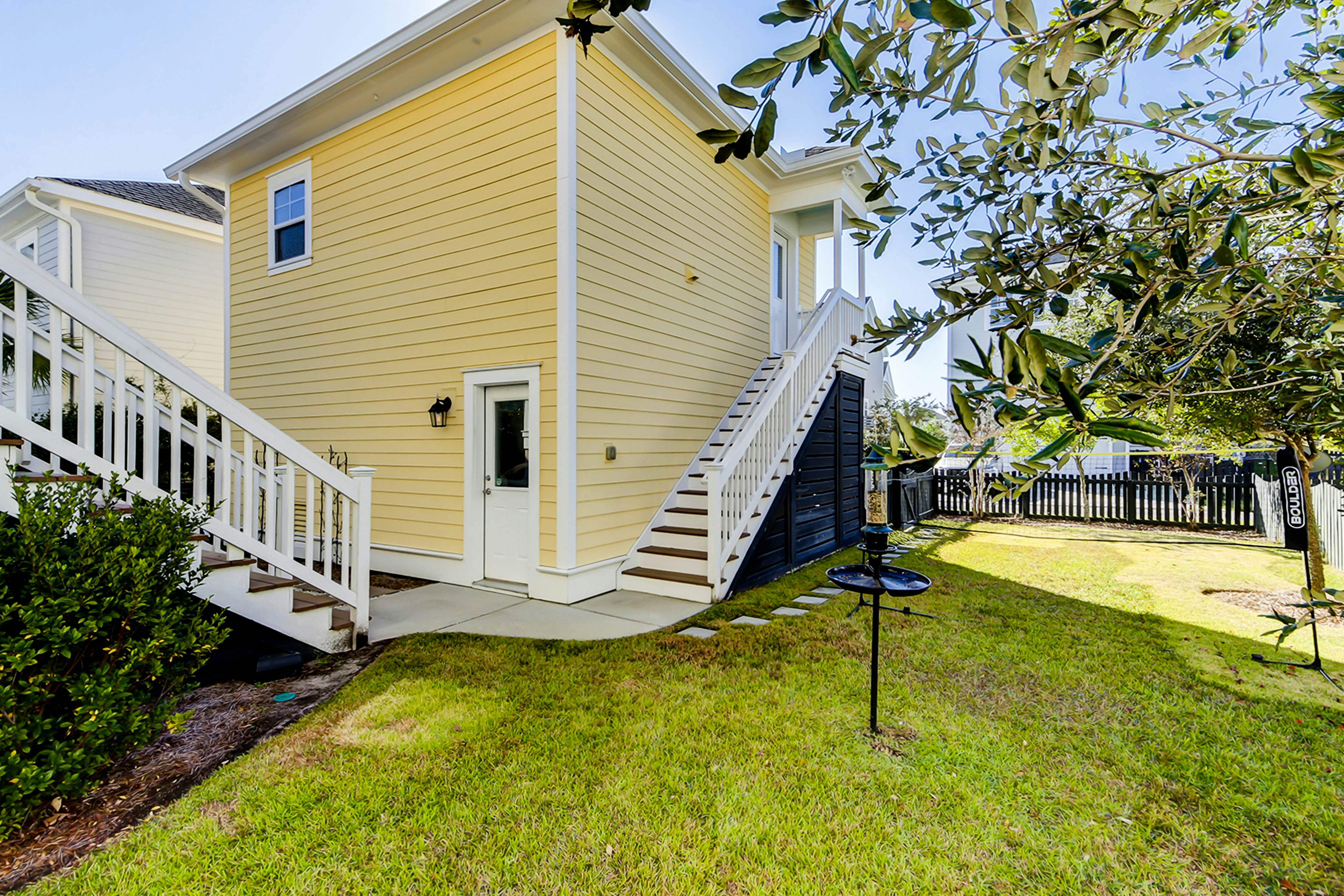 Charming studio with 3 pools, kitchenette & AC