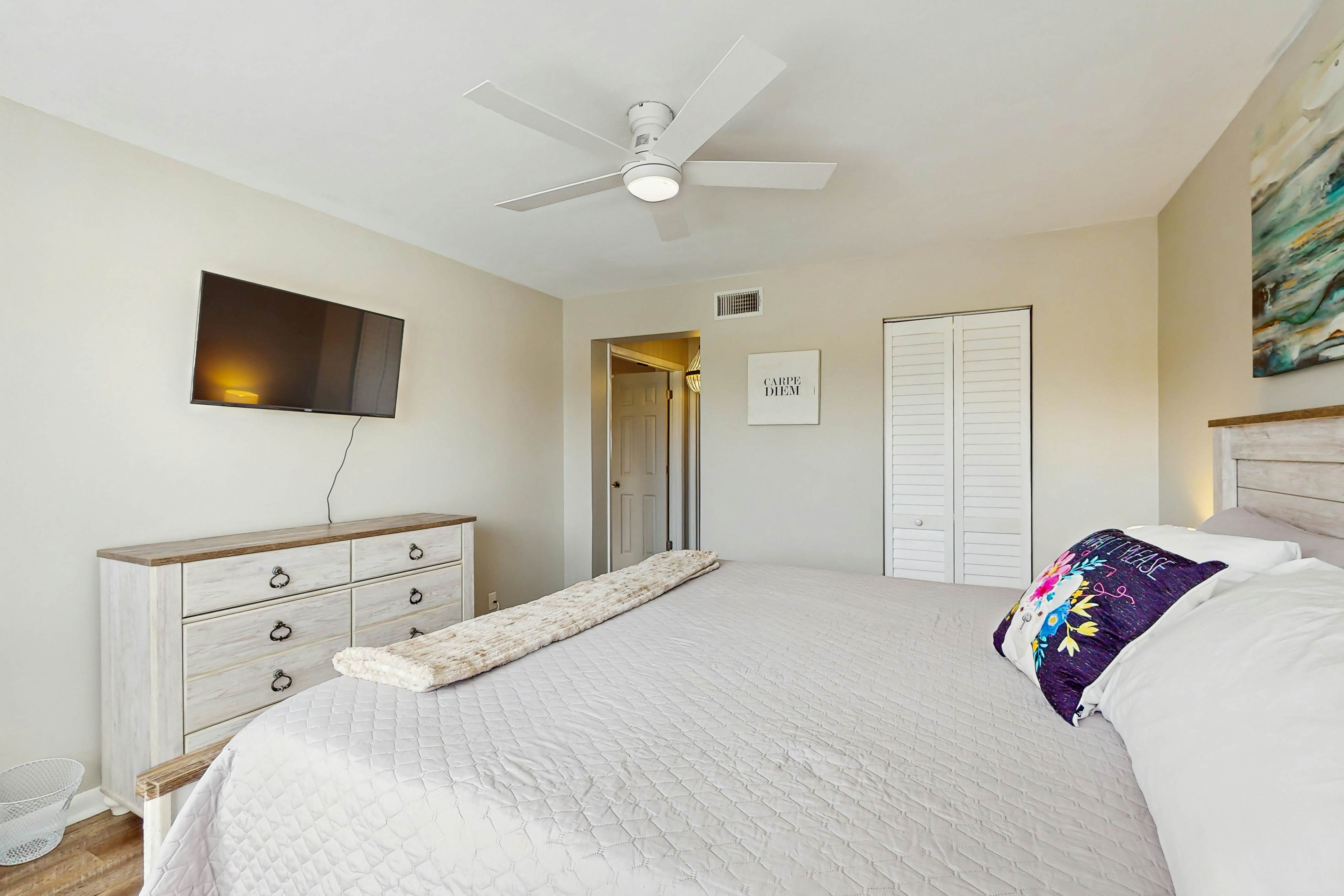 Beautiful condo near beaches & activities with pool access and golf course view