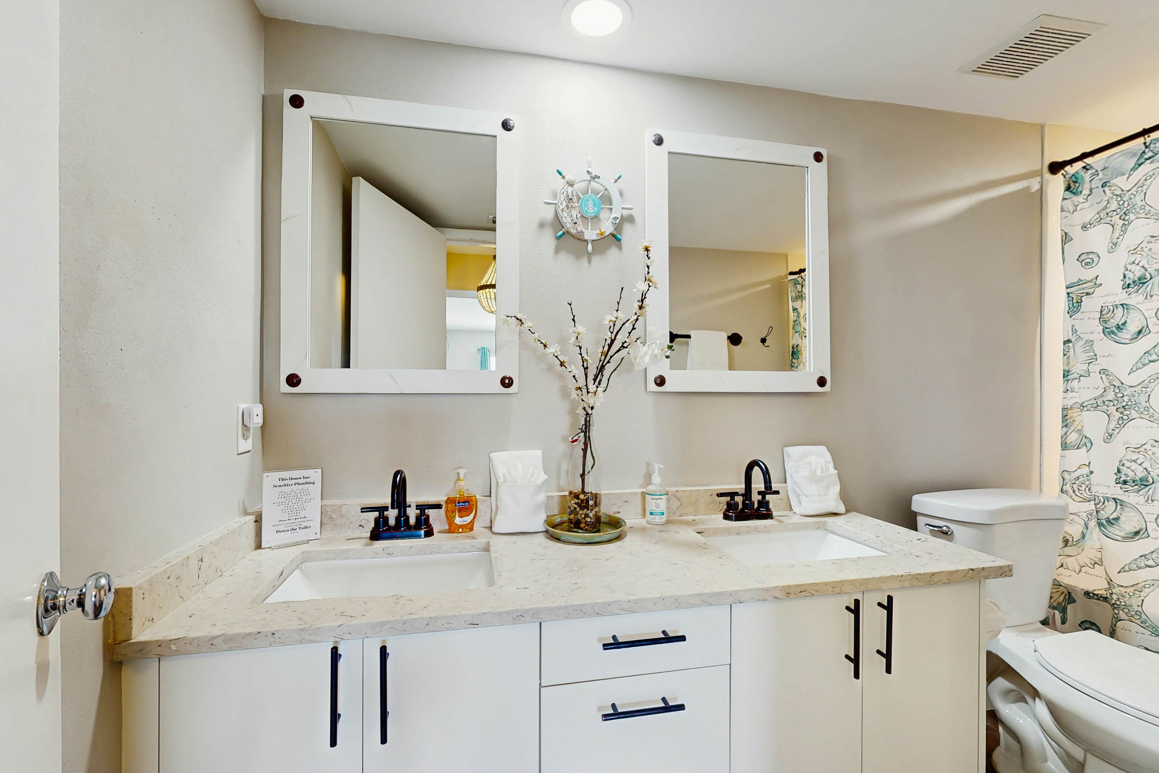 Beautiful condo near beaches & activities with pool access and golf course view