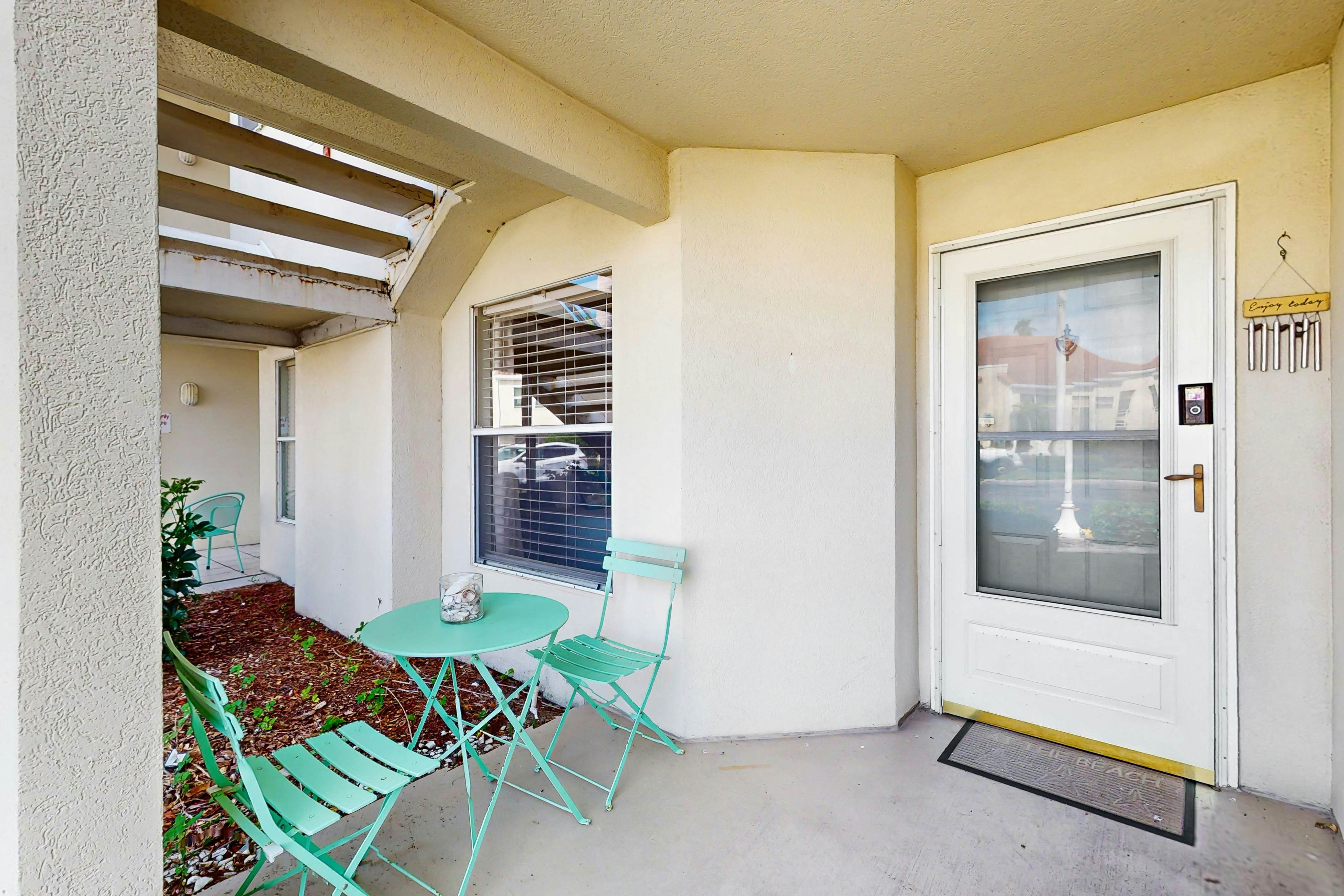 Beautiful condo near beaches & activities with pool access and golf course view