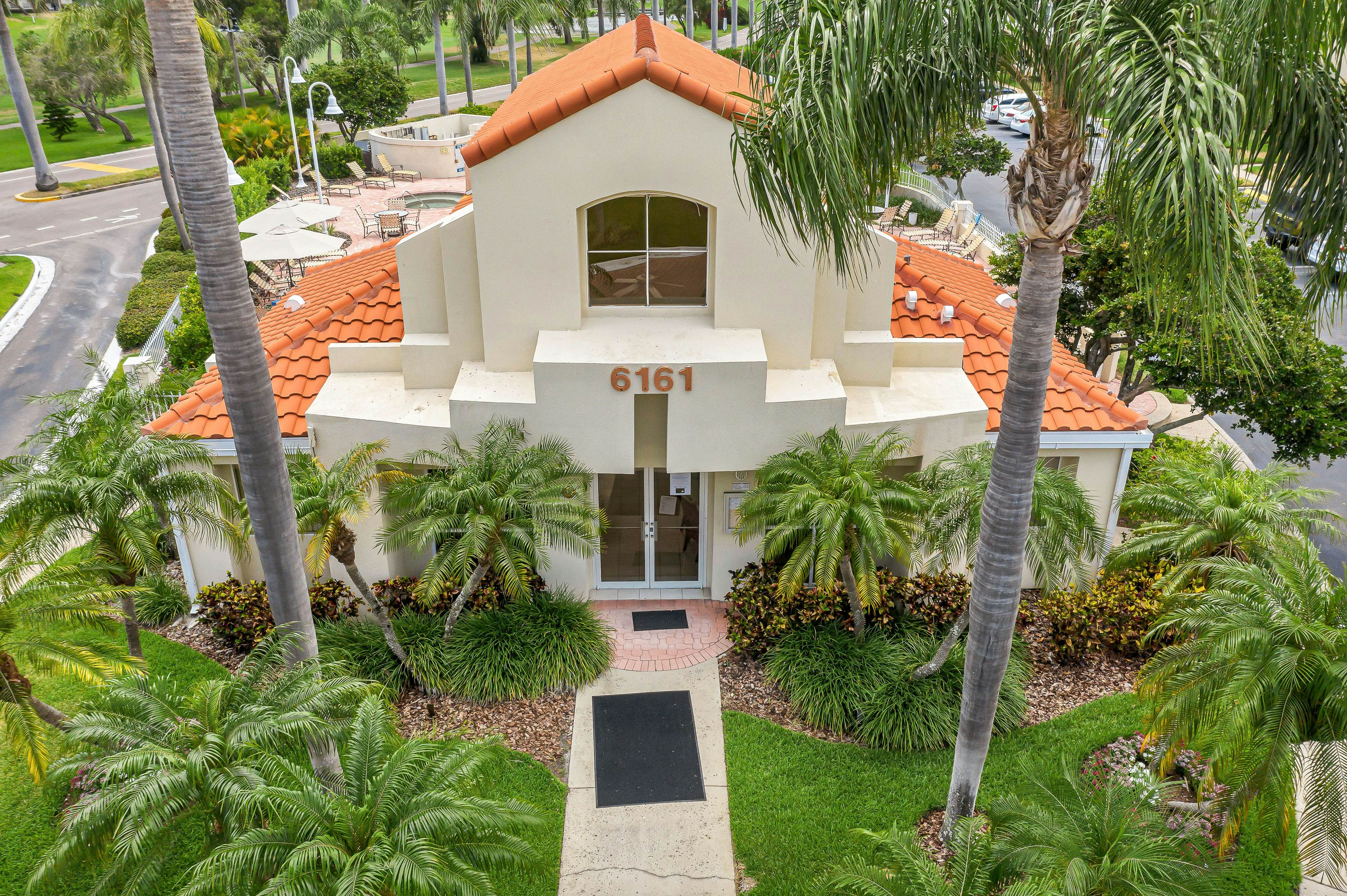 Beautiful condo near beaches & activities with pool access and golf course view