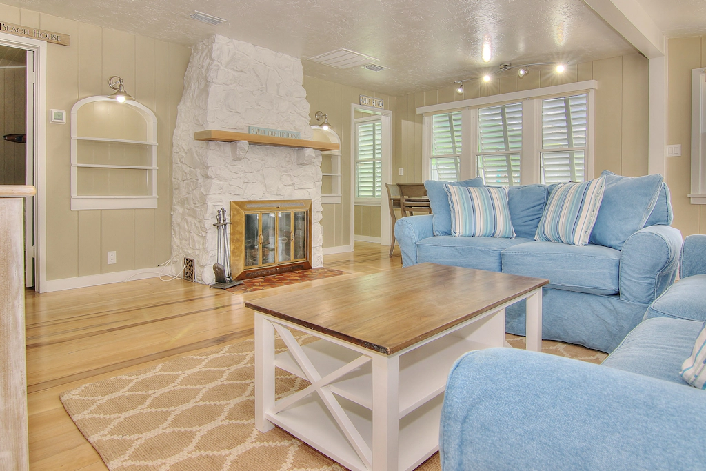 Modern beach cottage steps to beach with fireplace WD and AC near dining and fun