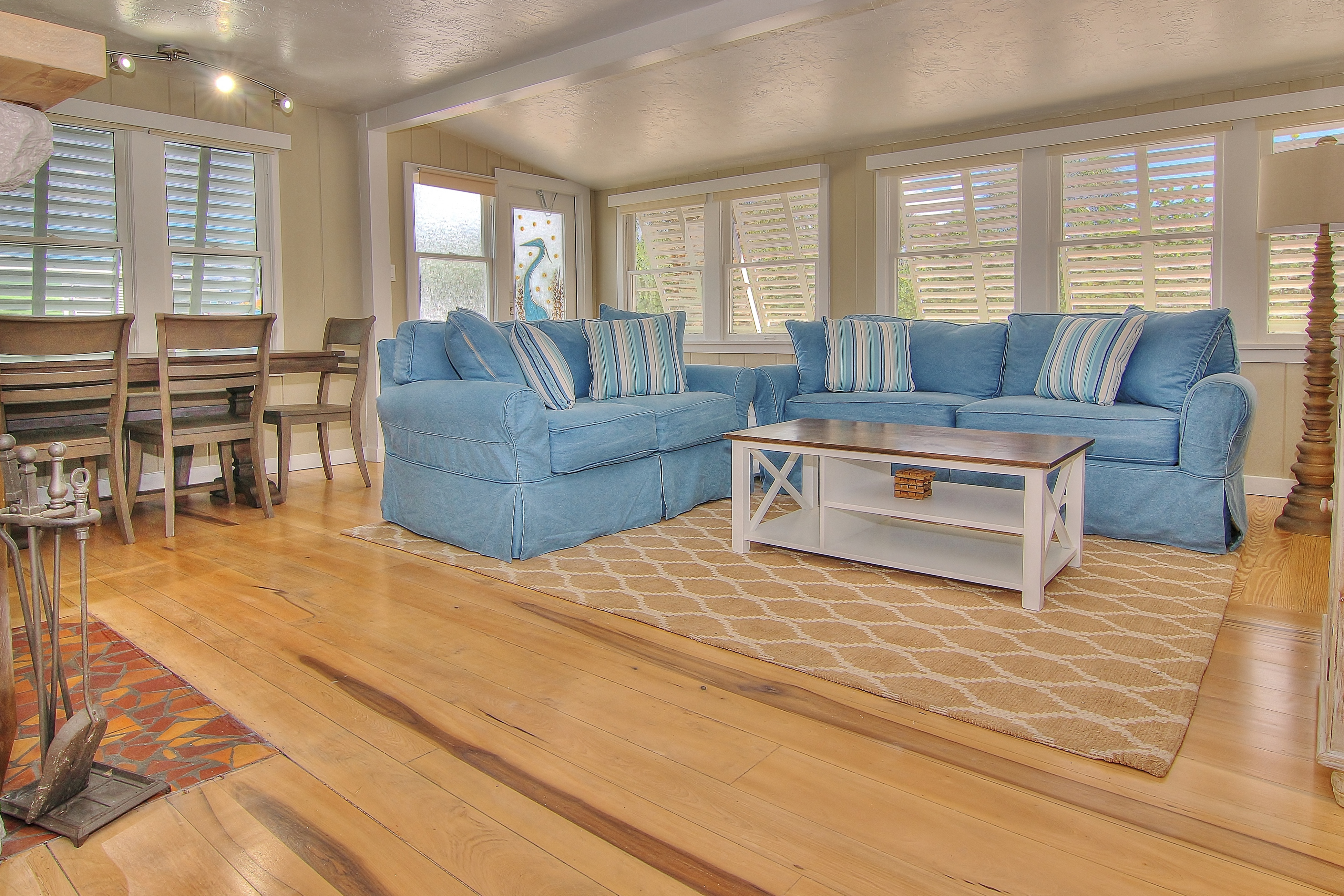 Modern beach cottage steps to beach with fireplace WD and AC near dining and fun