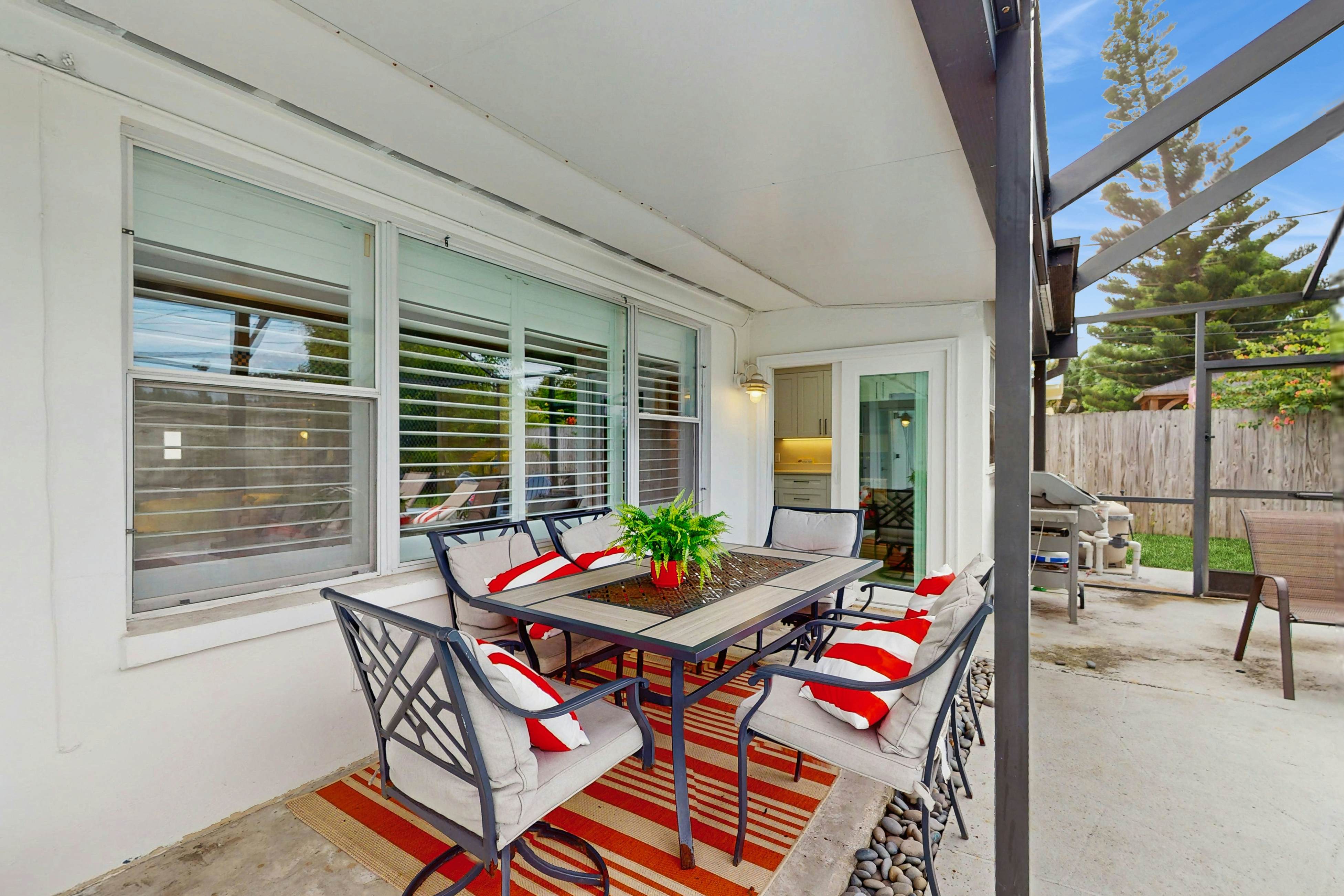 Spacious family friendly pool home with hot tub and game room, near Gulf beaches