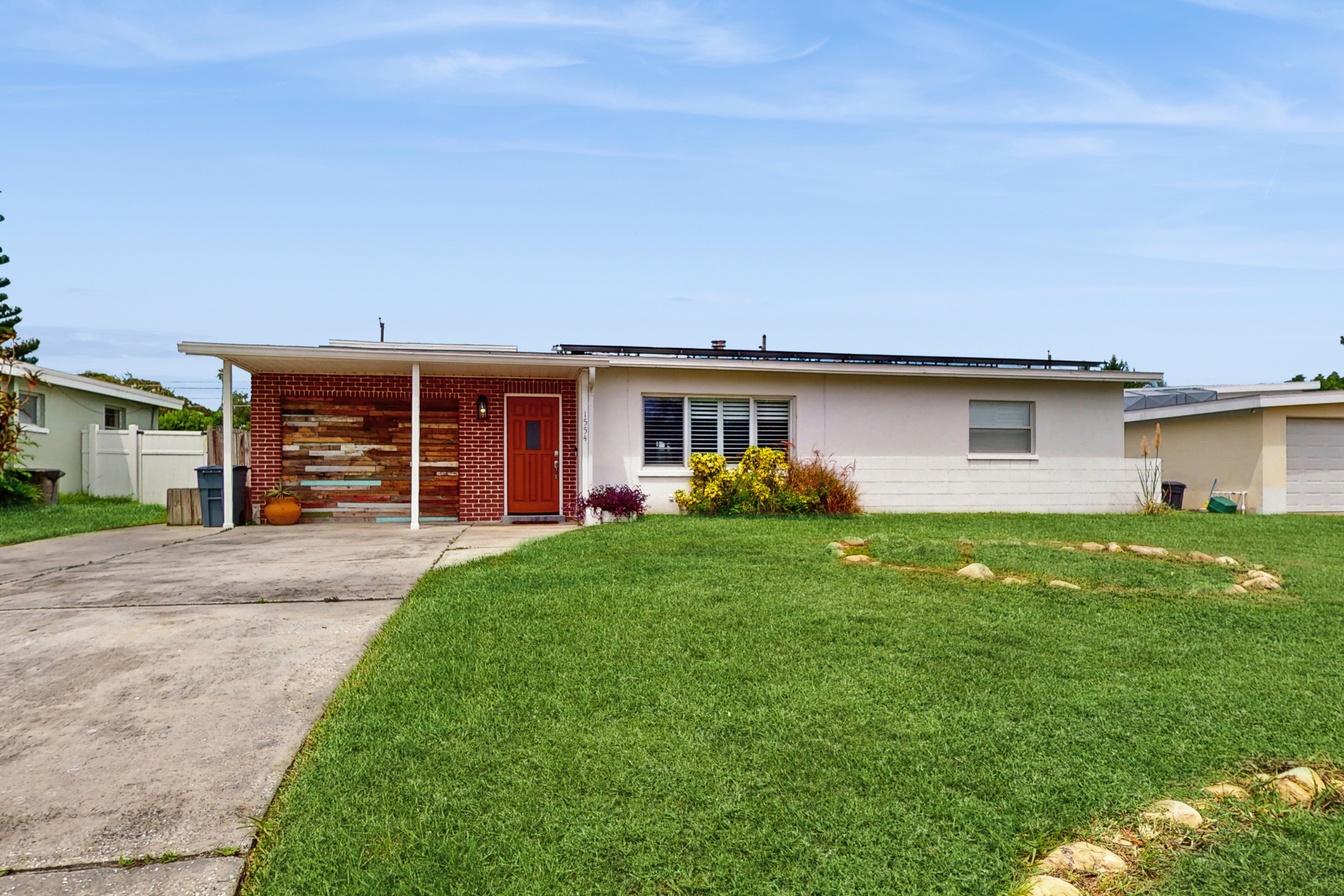 Spacious family friendly pool home with hot tub and game room near Gulf beaches