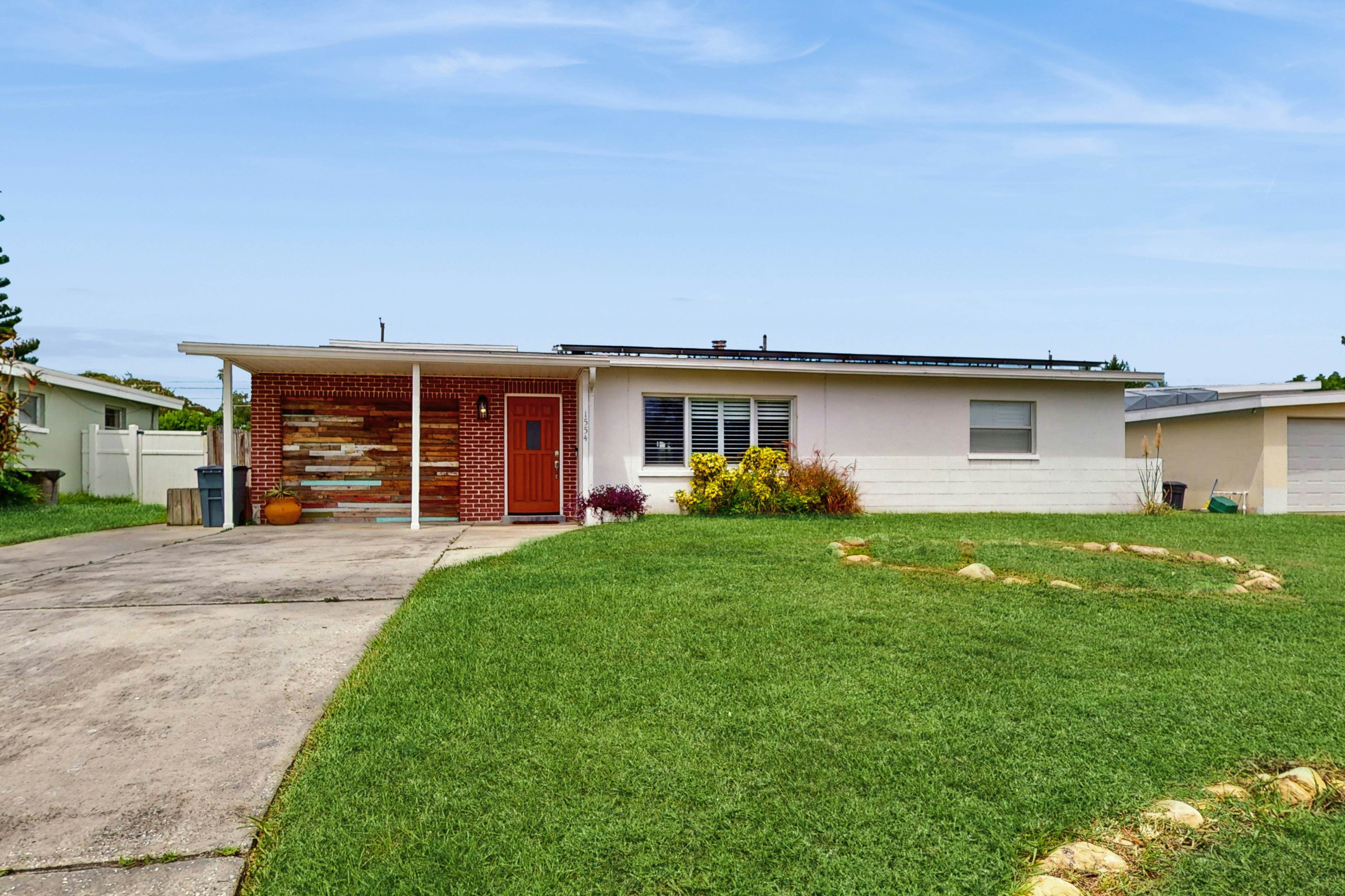 Spacious family friendly pool home with hot tub and game room, near Gulf beaches