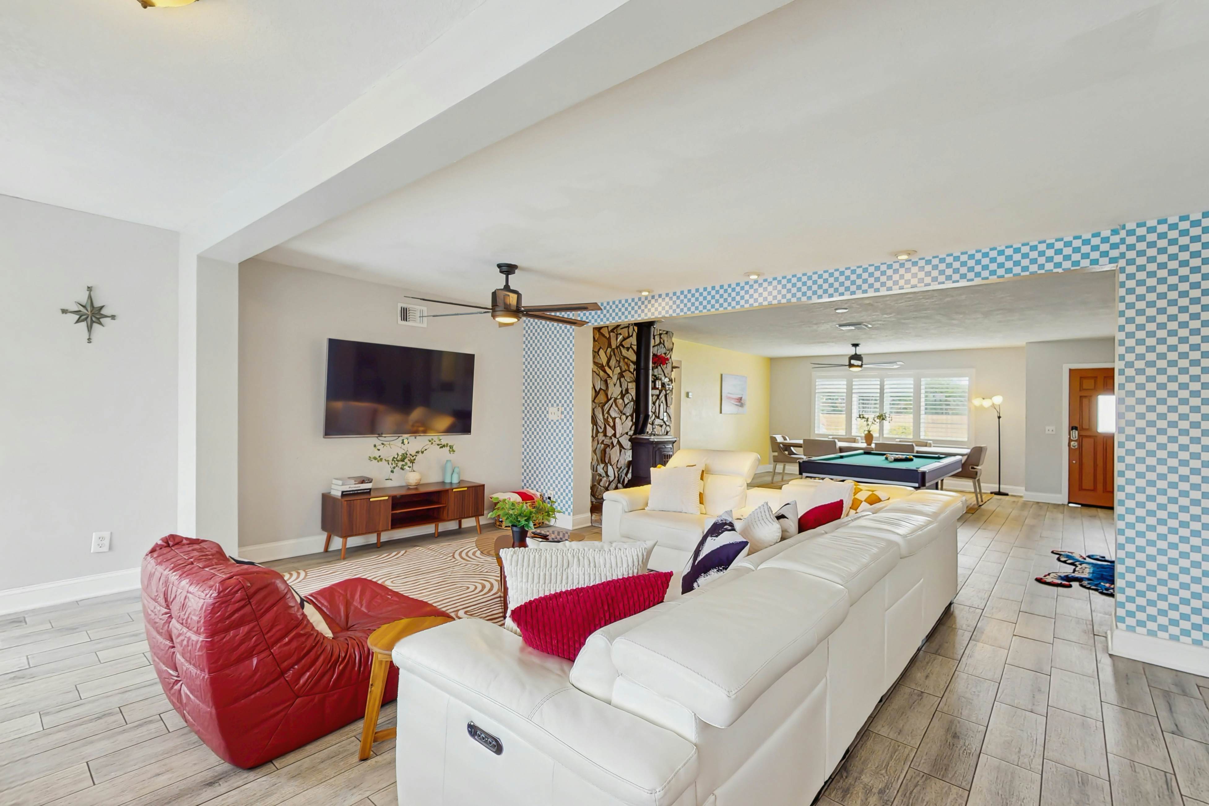 Spacious family friendly pool home with hot tub and game room, near Gulf beaches