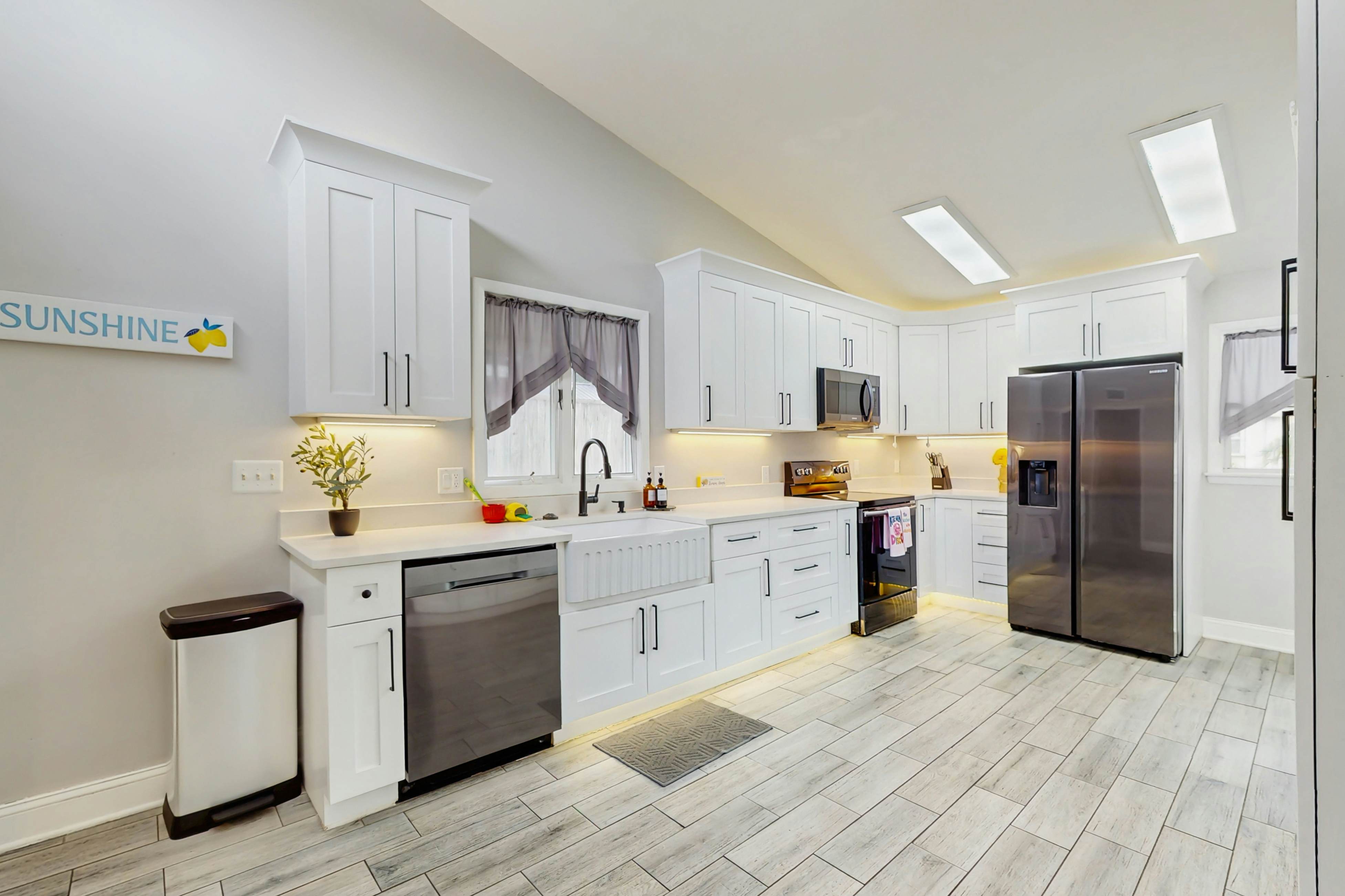 Spacious family friendly pool home with hot tub and game room, near Gulf beaches