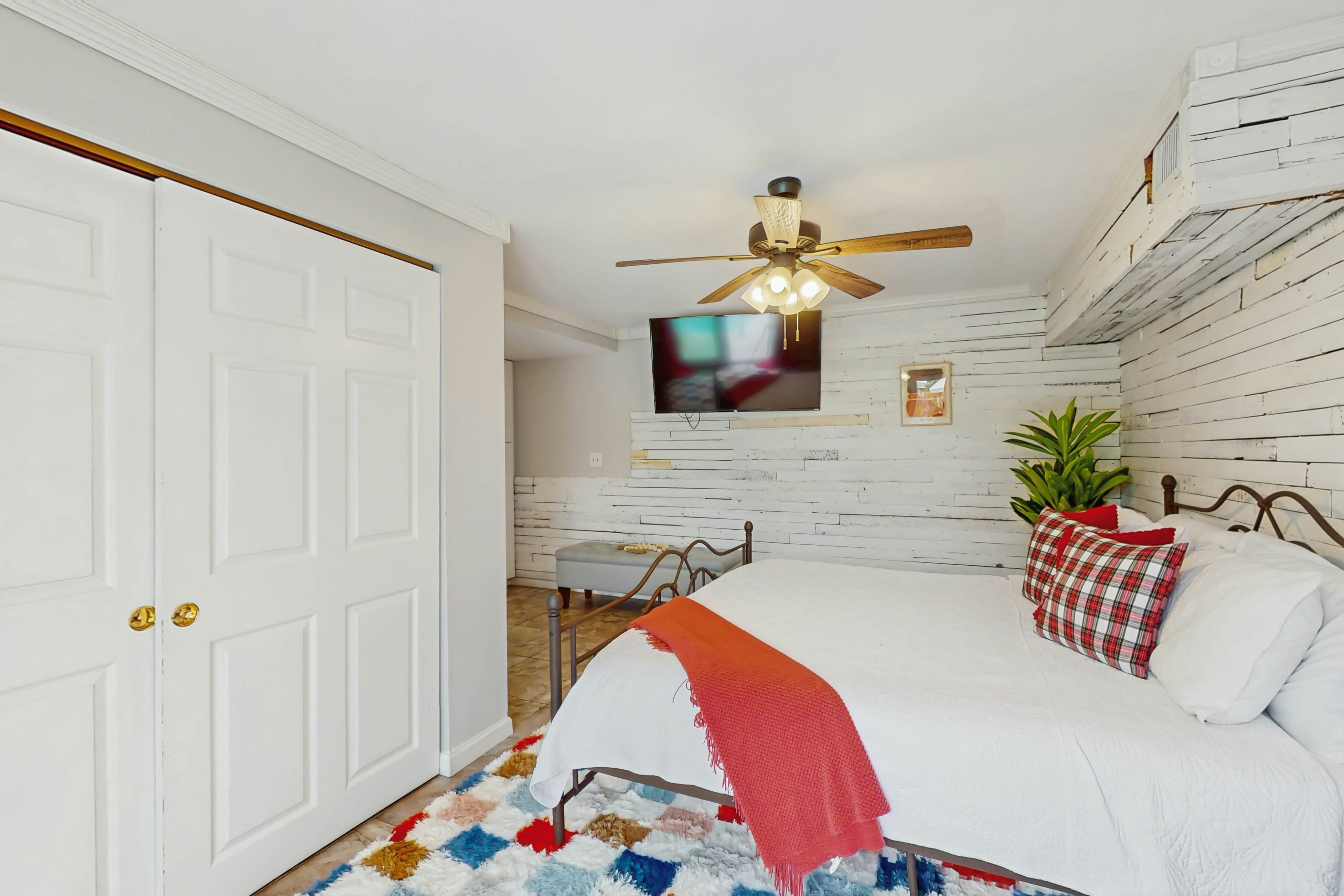 Spacious family friendly pool home with hot tub and game room, near Gulf beaches