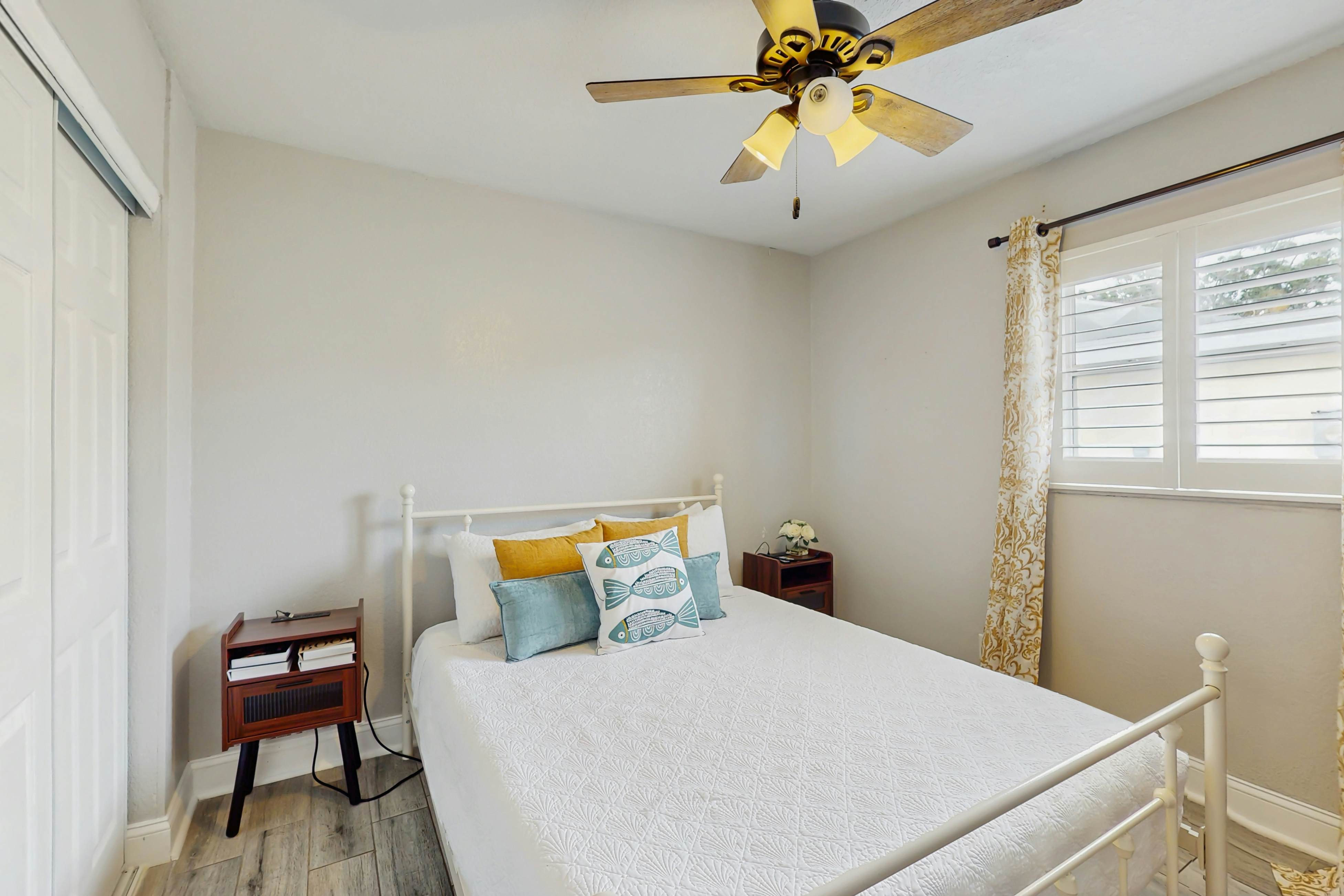 Spacious family friendly pool home with hot tub and game room, near Gulf beaches