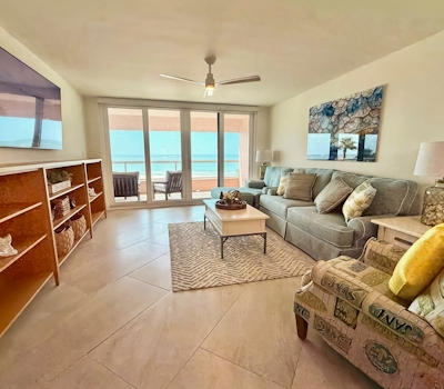 Gulf front condo with amazing views WD resort amenities pool and hot tub