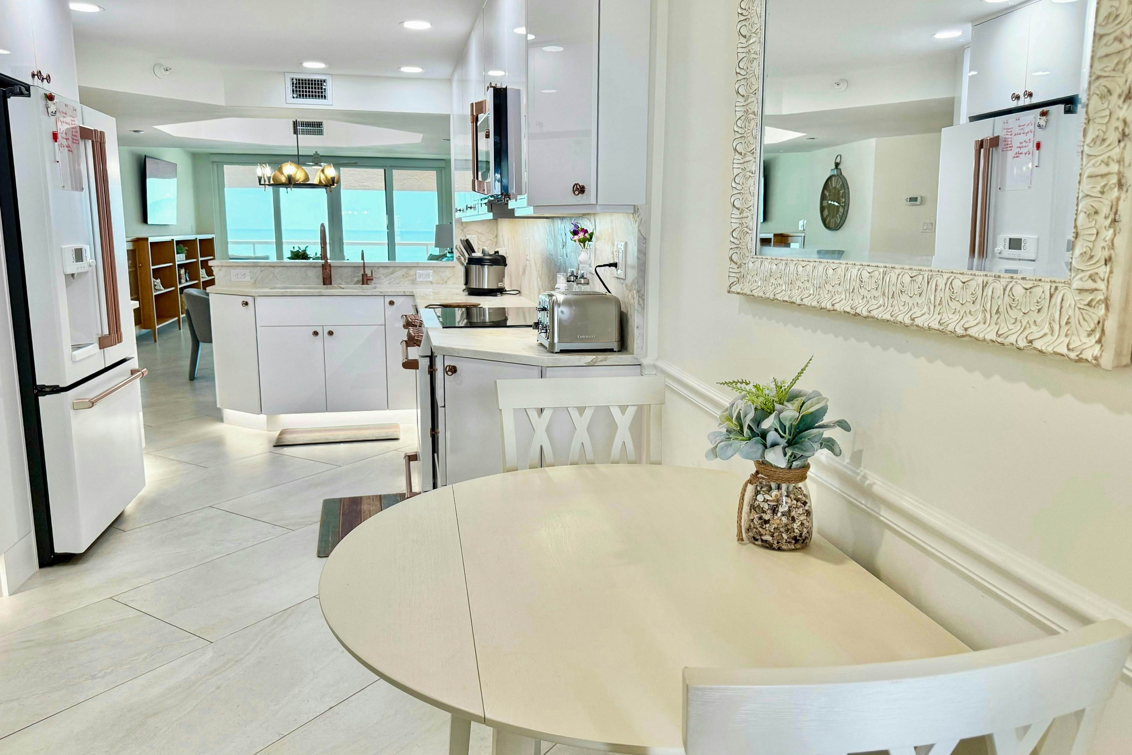 Gulf front condo with amazing views, W/D, resort amenities, pool & hot tub