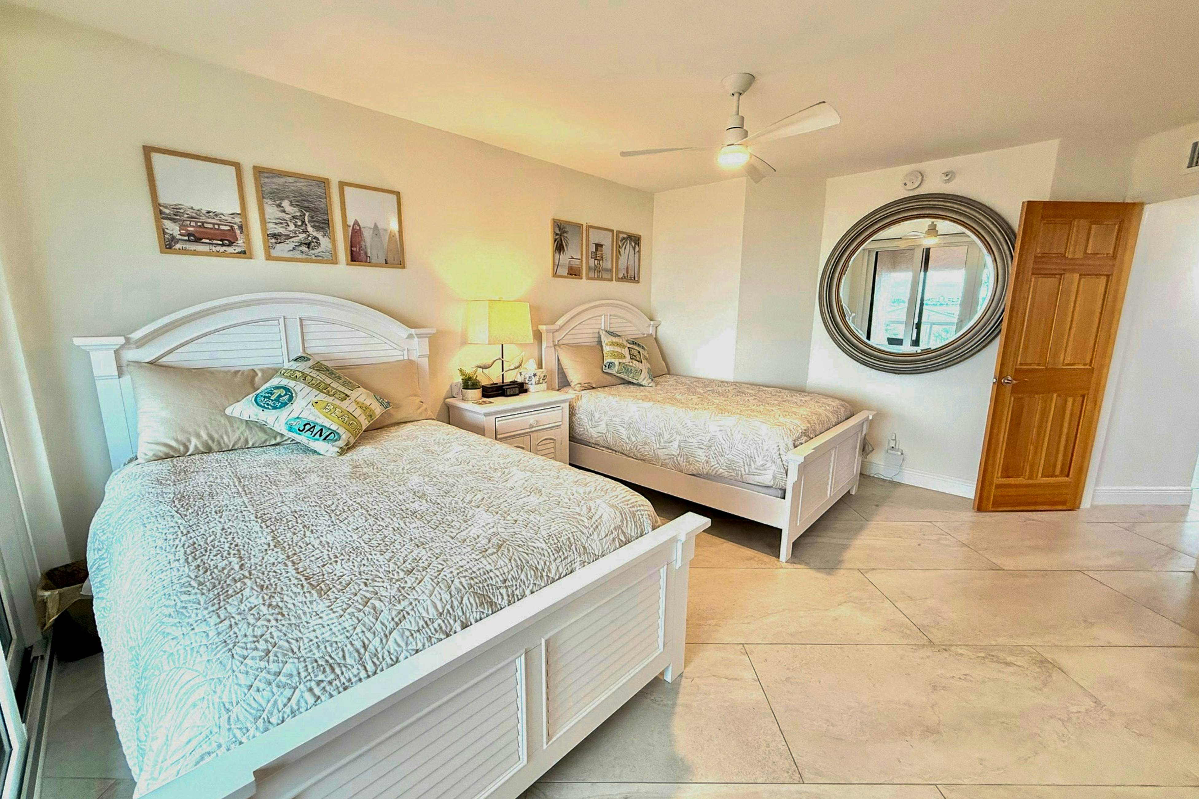 Gulf front condo with amazing views, W/D, resort amenities, pool & hot tub