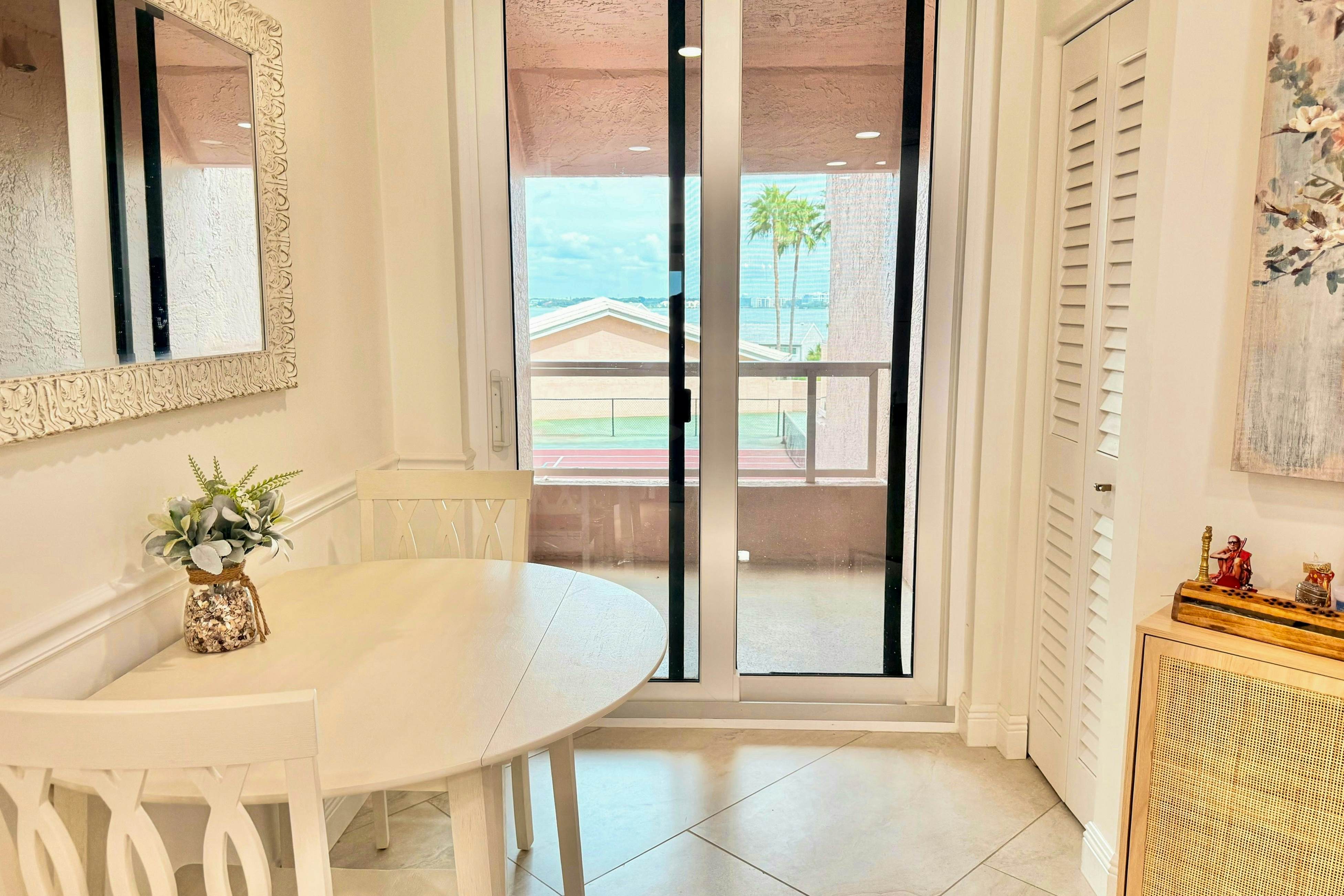 Gulf front condo with amazing views, W/D, resort amenities, pool & hot tub