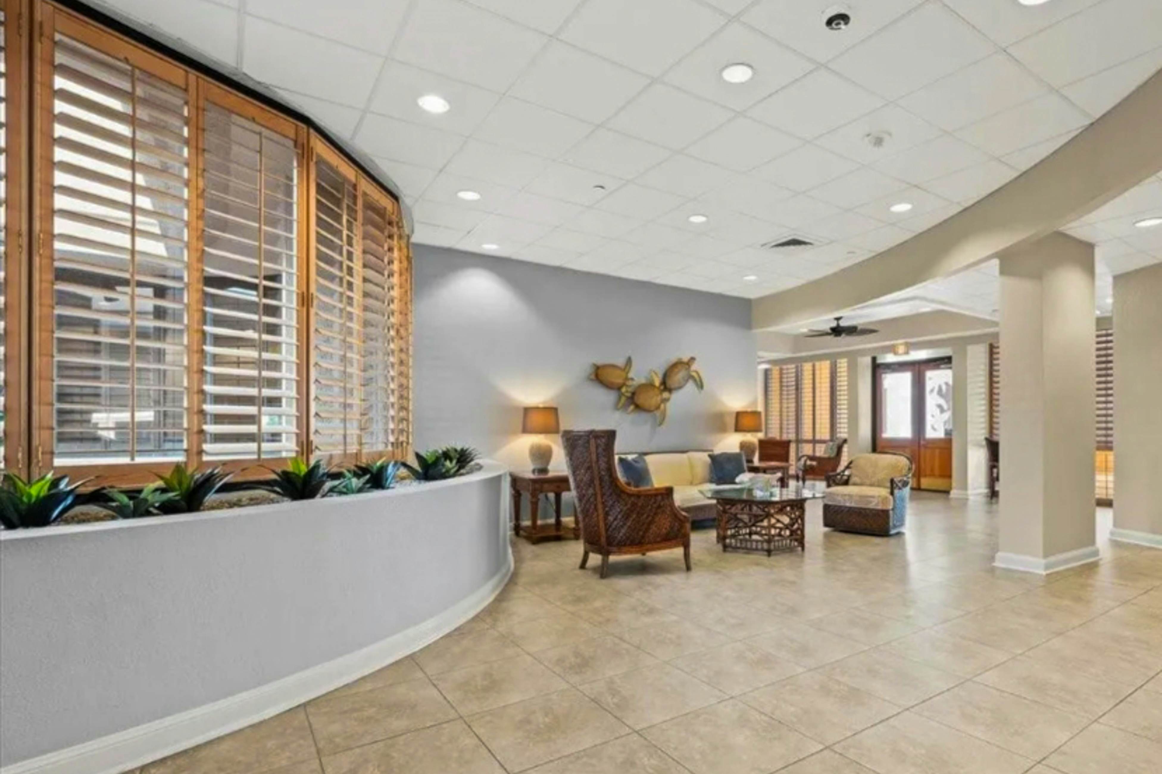 Gulf front condo with amazing views, W/D, resort amenities, pool & hot tub