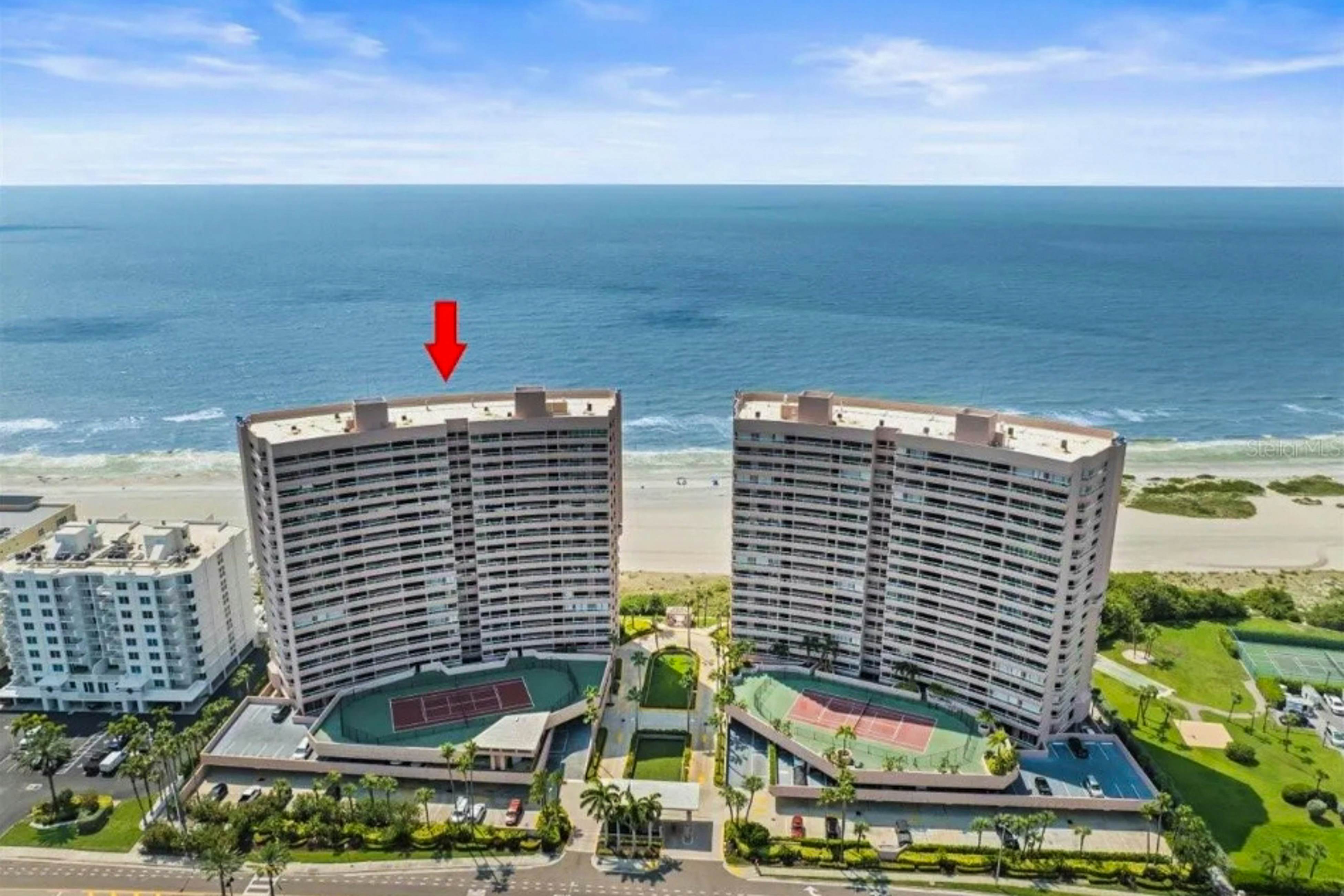Gulf front condo with amazing views, W/D, resort amenities, pool & hot tub