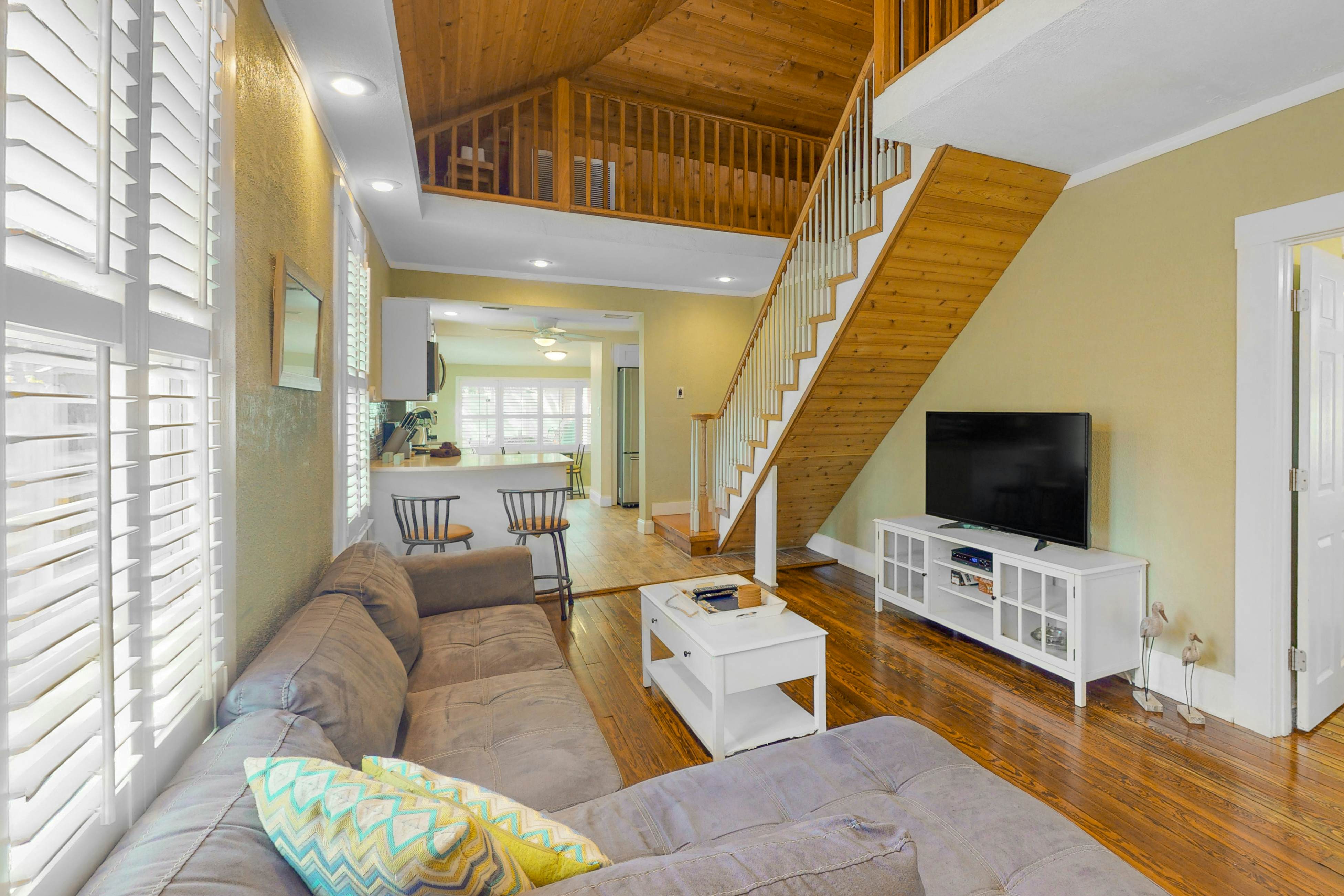 Charming Downtown Home with Central AC, and WiFi - Snowbird-Friendly!