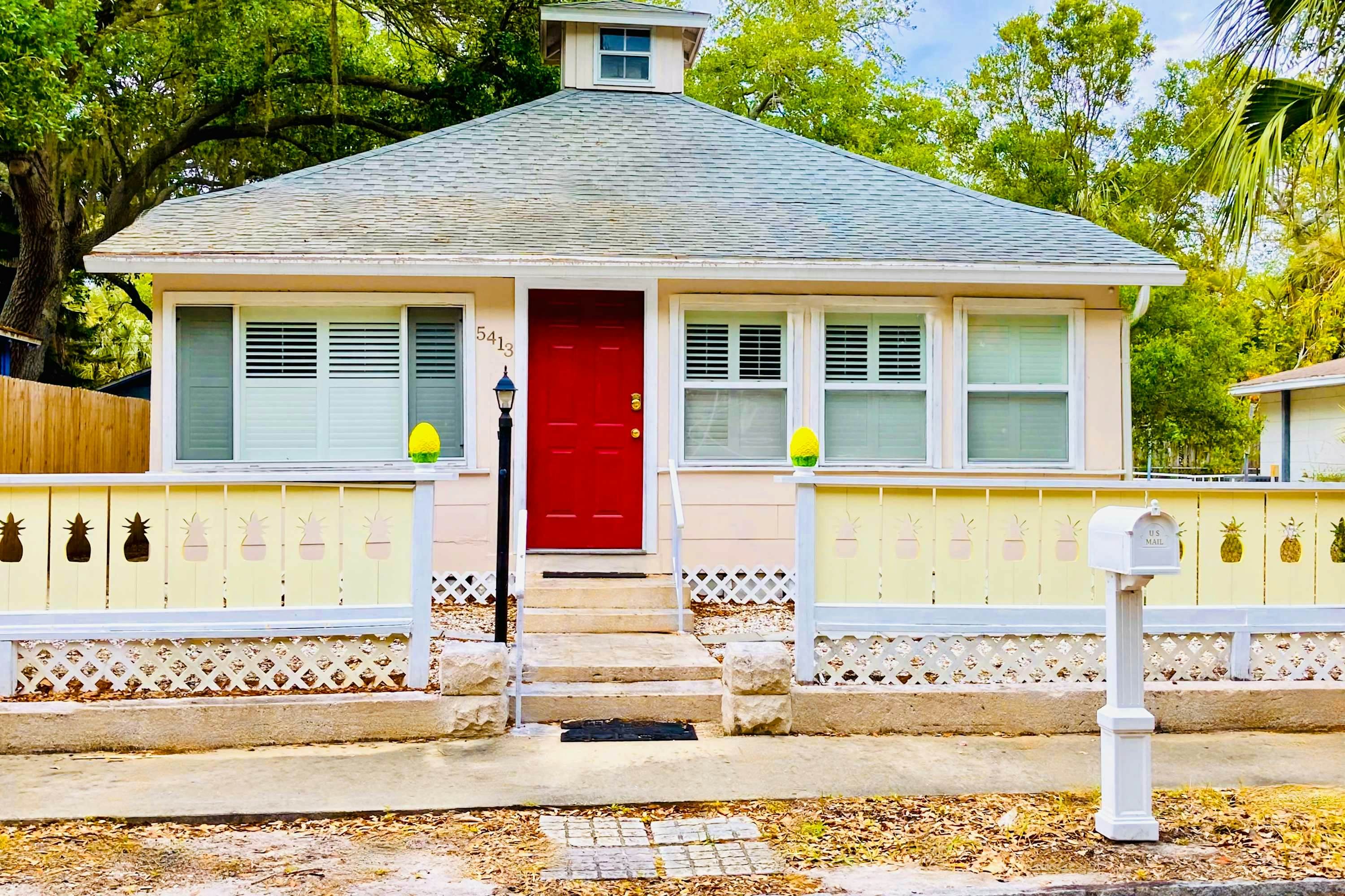 Charming Downtown Gulfport Escape | Snowbird Friendly
