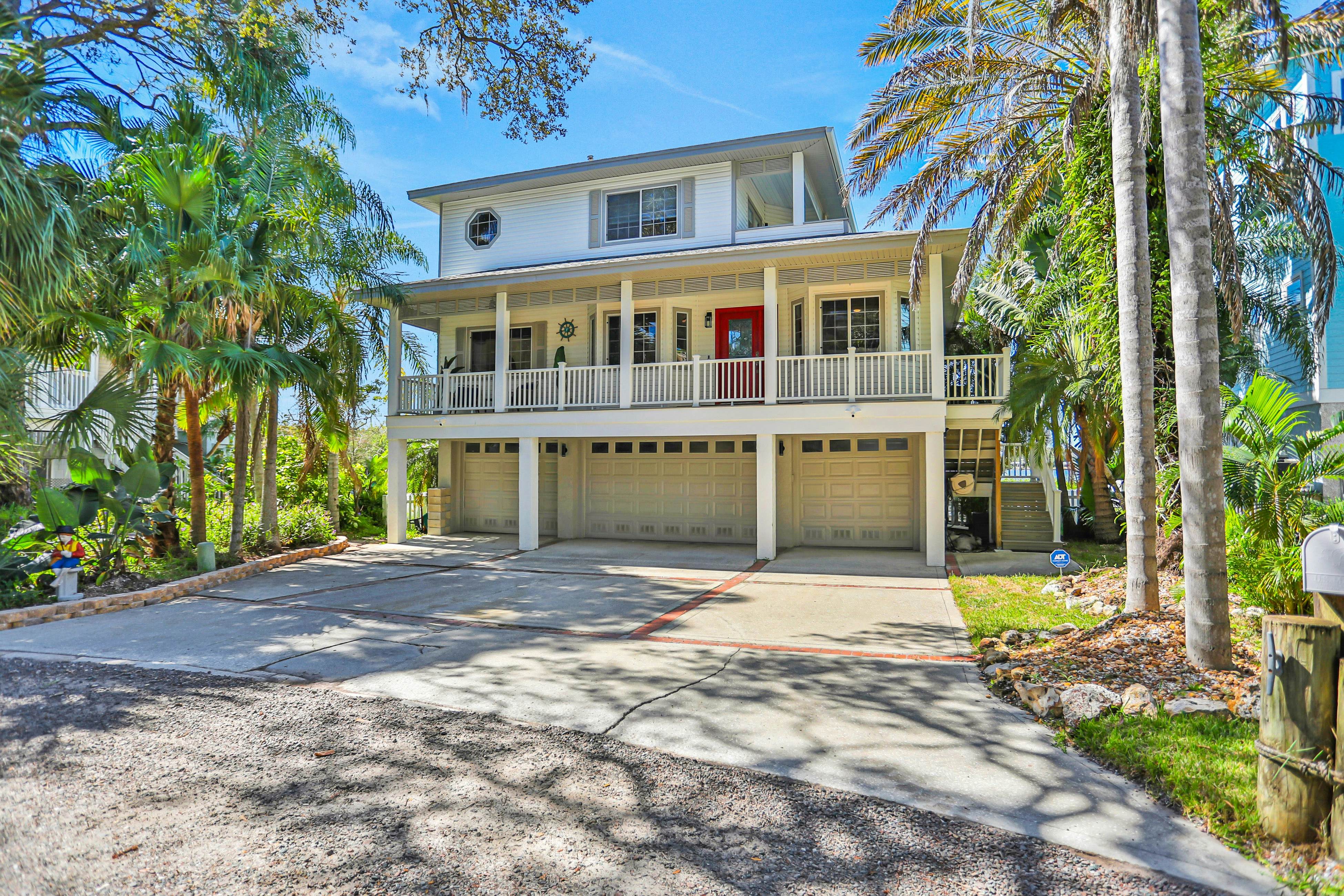 Luxurious waterfront home w pool game room dock