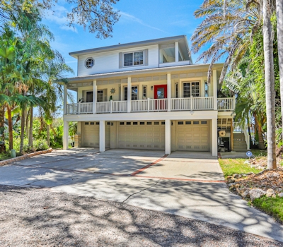 Luxurious waterfront home w pool game room dock