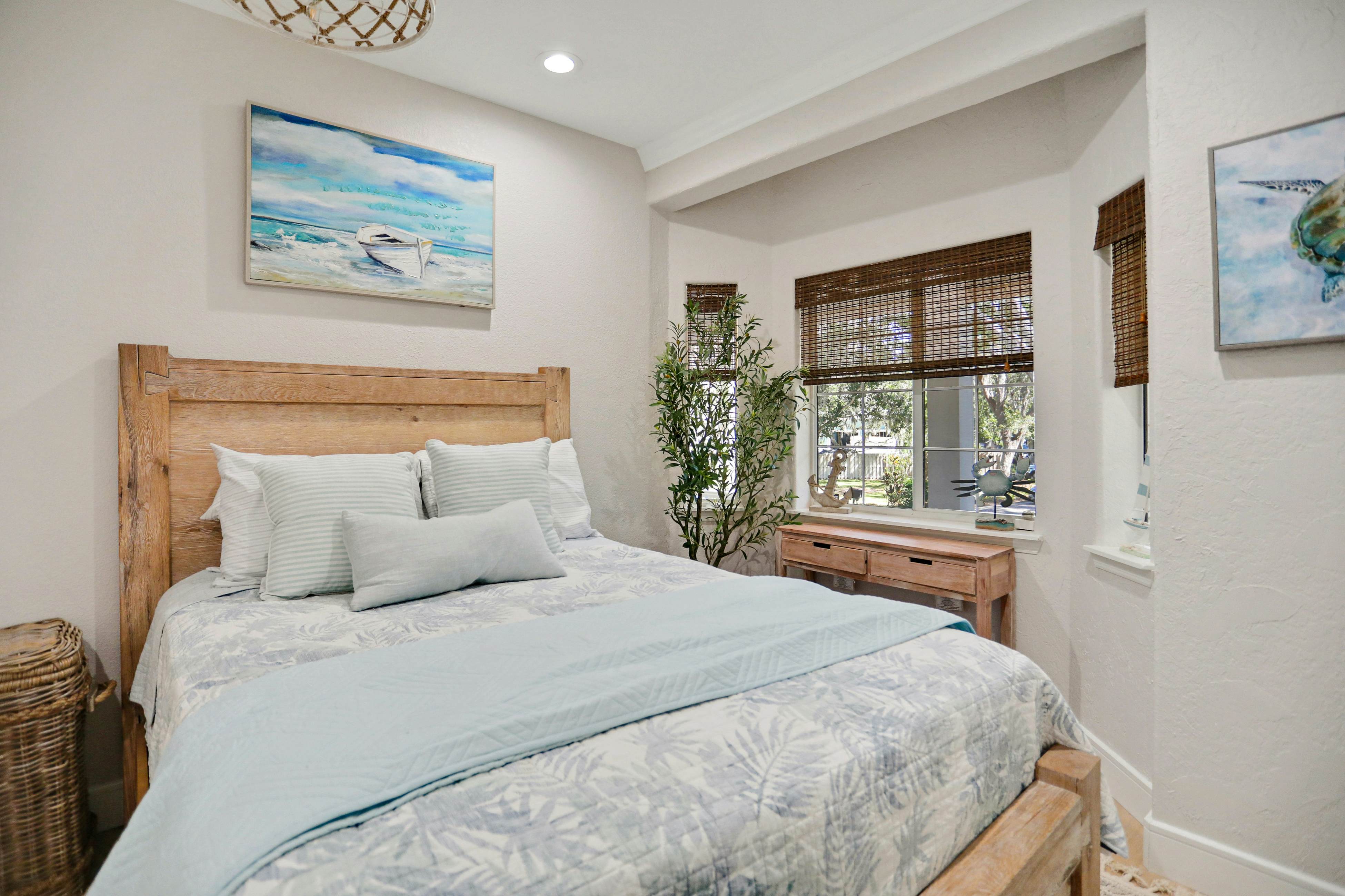 Luxurious waterfront home w pool game room dock