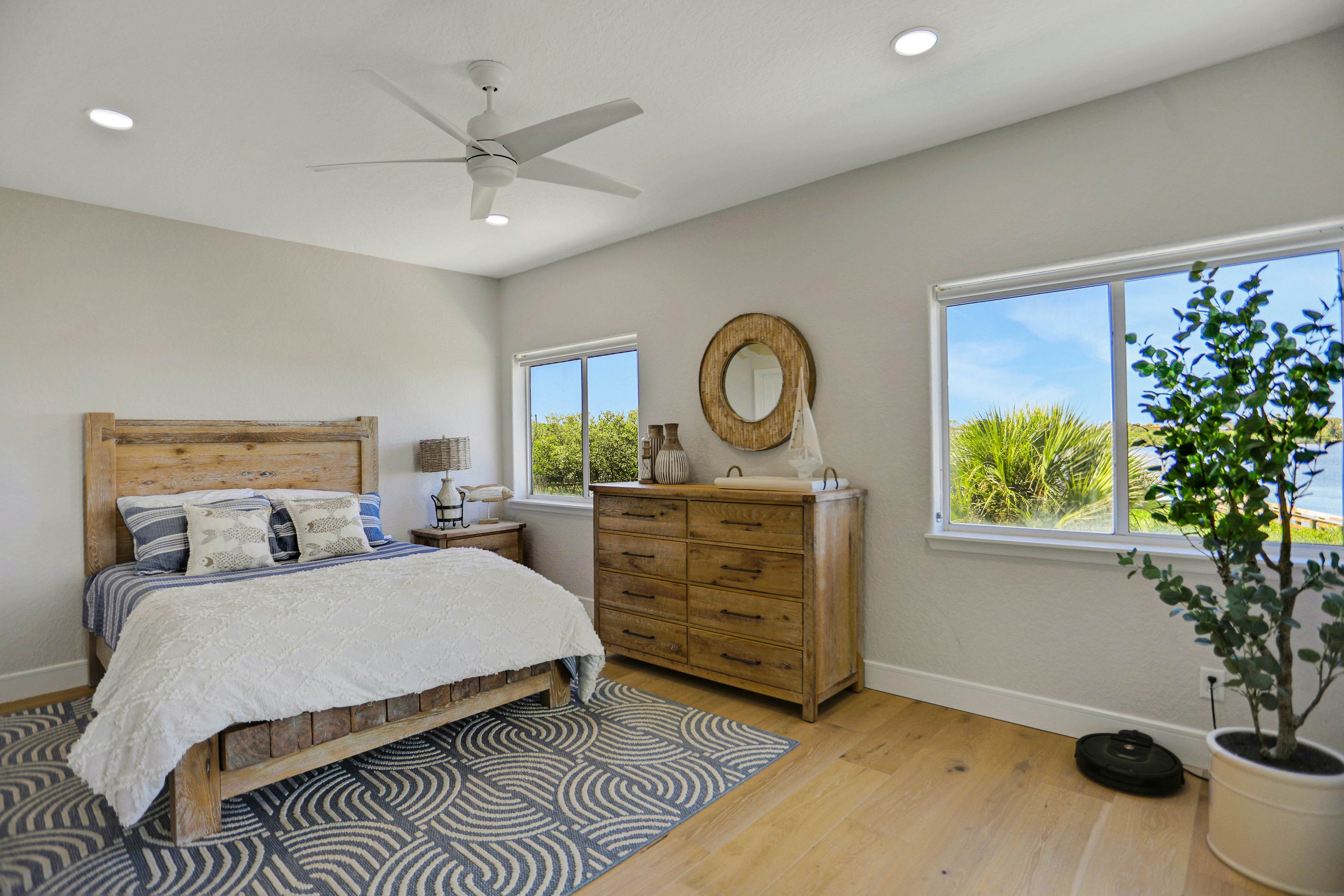 Luxurious waterfront home w pool game room dock