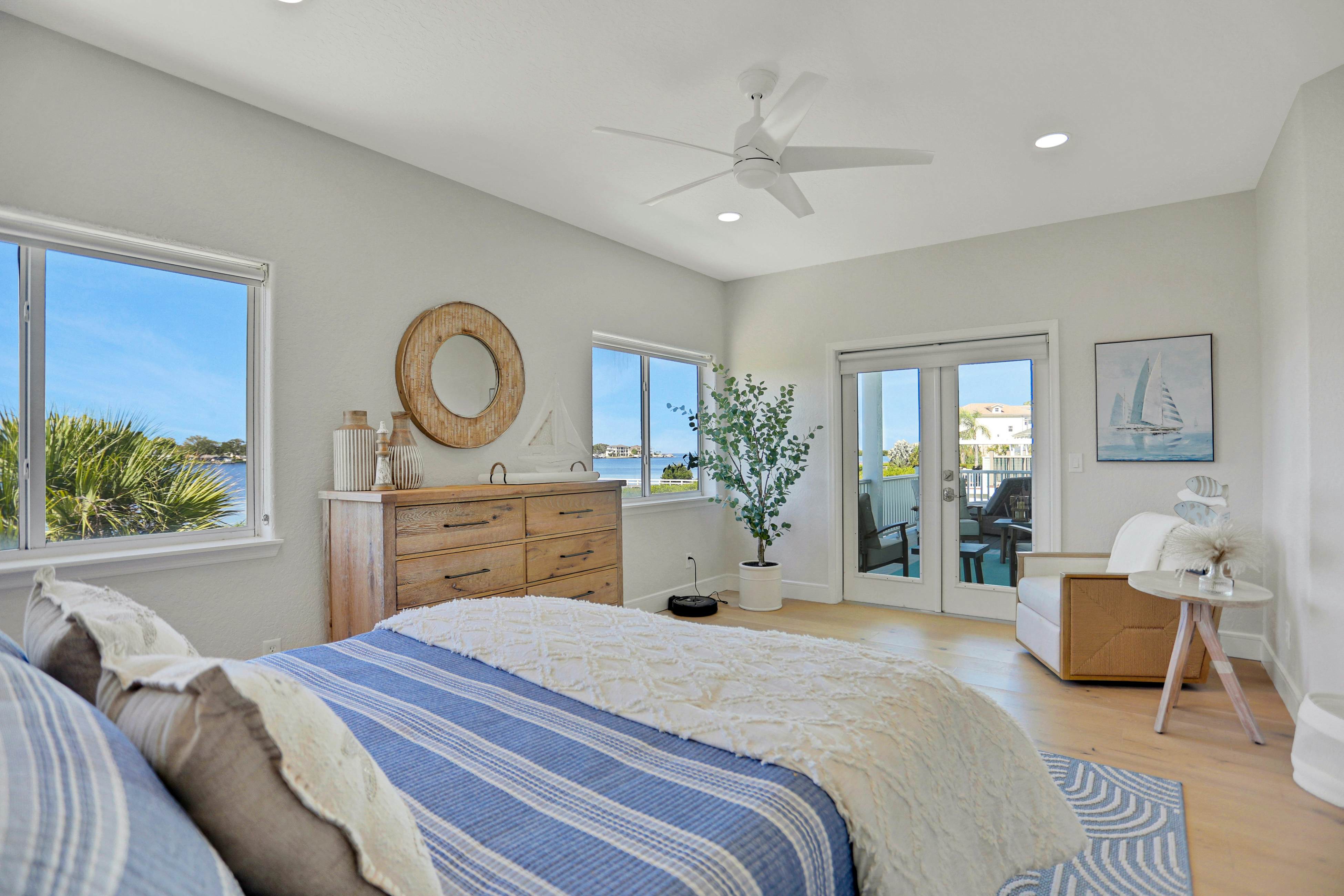 Luxurious waterfront home w pool game room dock