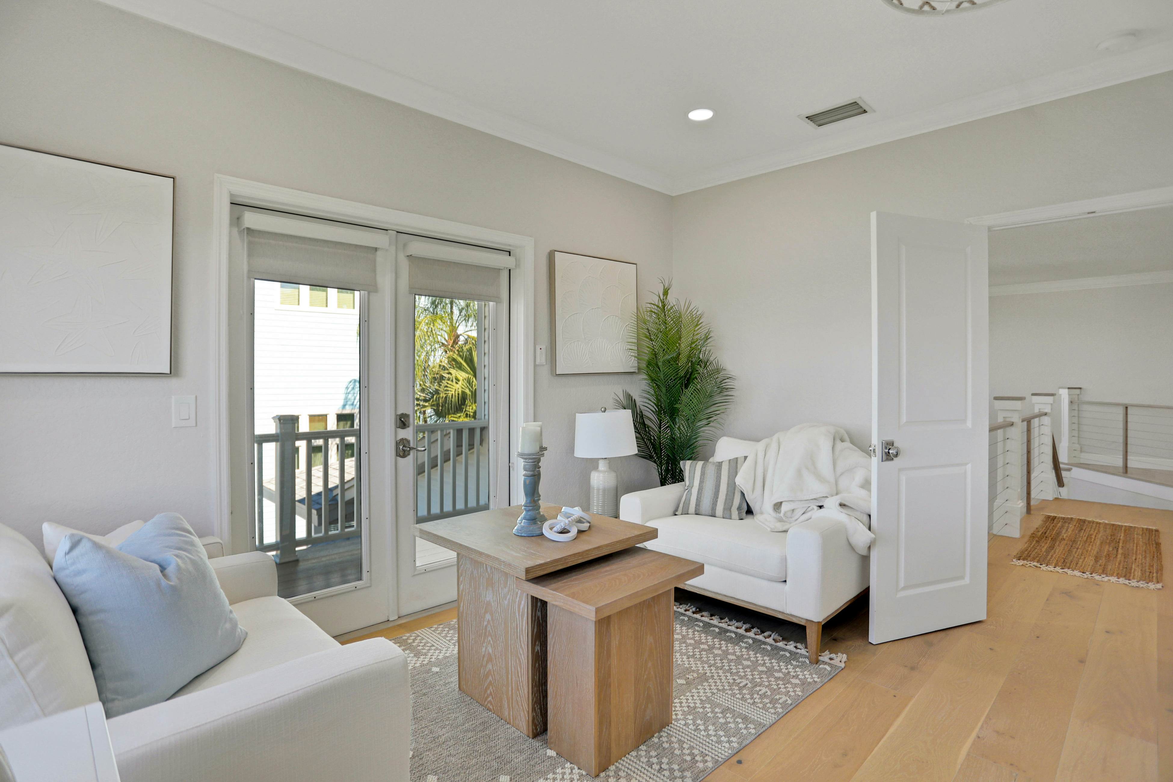 Luxurious waterfront home w pool game room dock