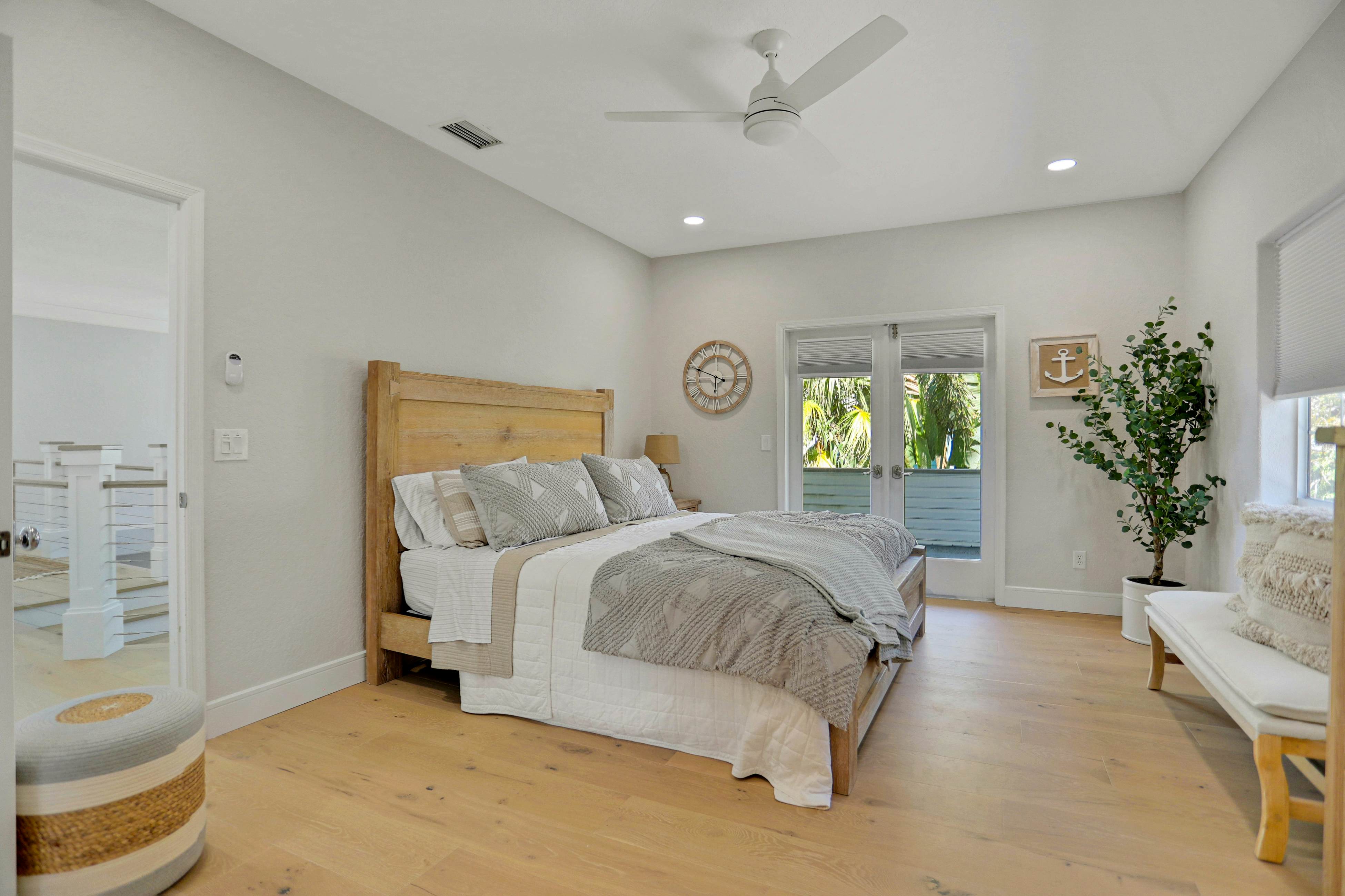 Luxurious waterfront home w pool game room dock