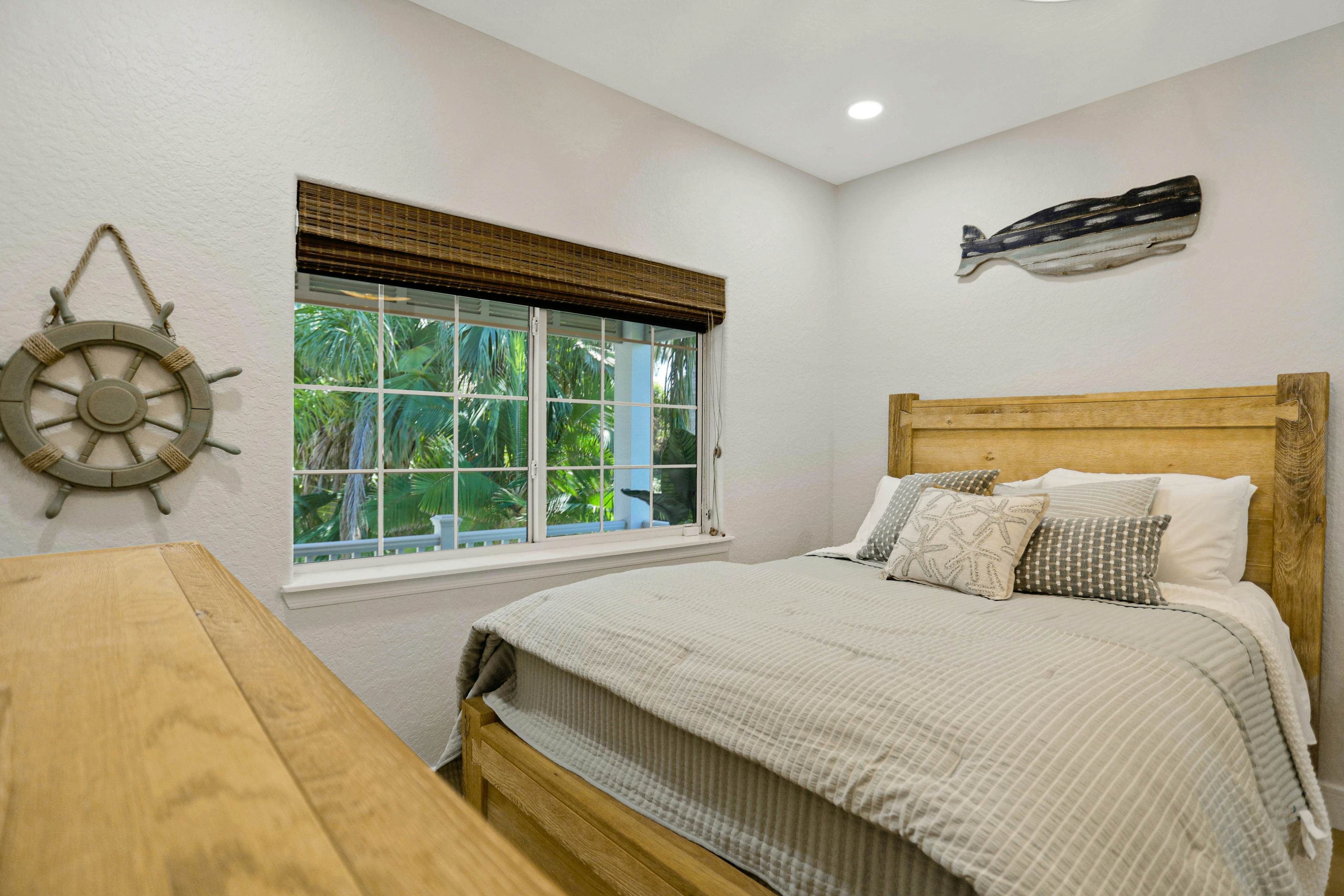 Luxurious waterfront home w pool game room dock