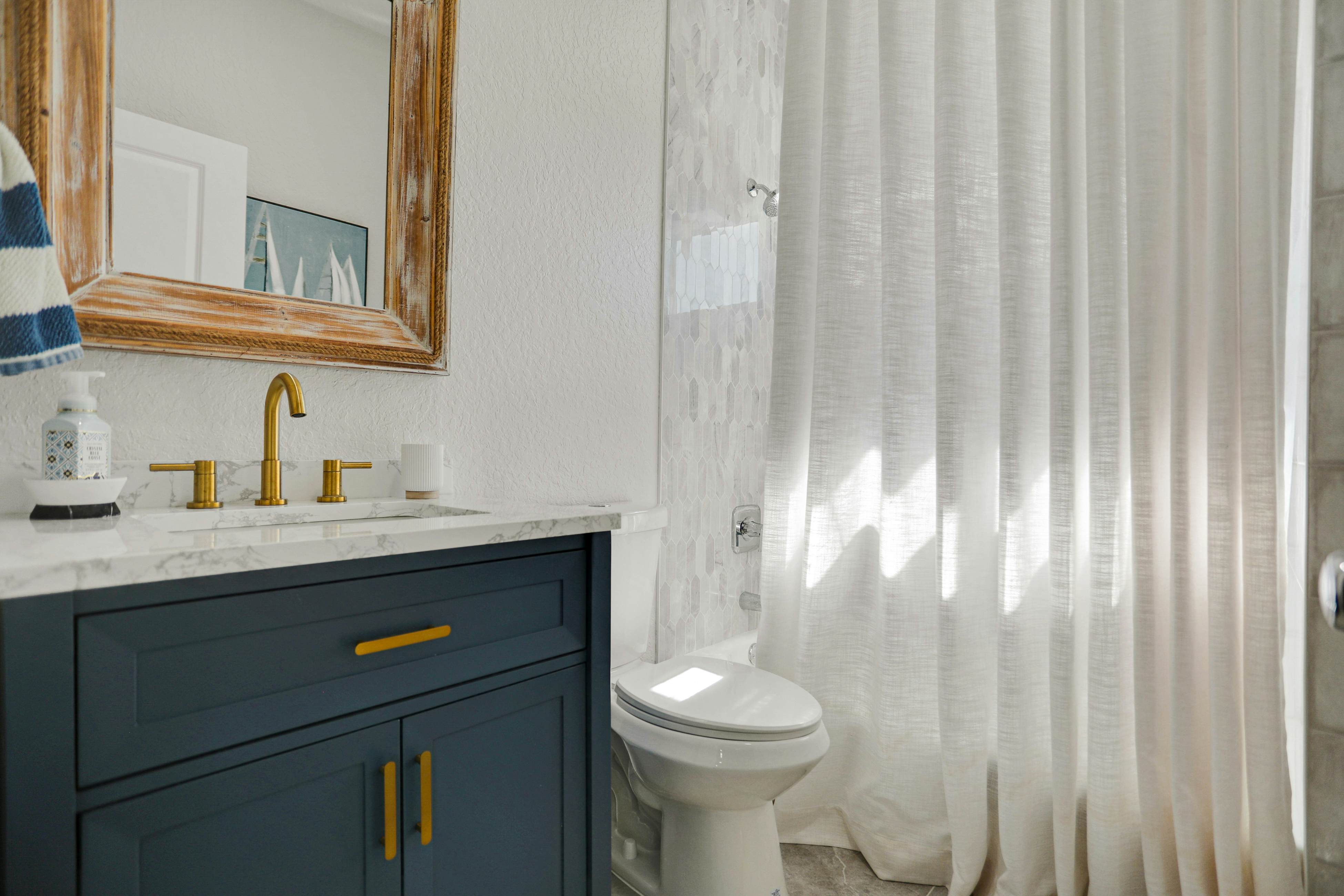 Luxurious waterfront home w pool game room dock