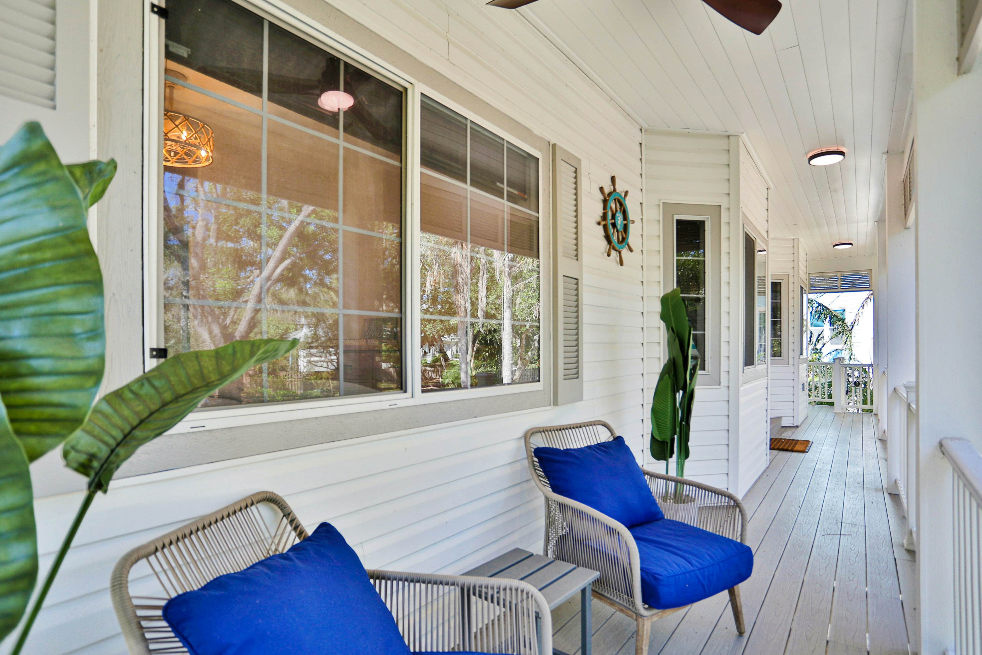 Luxurious waterfront home w pool game room dock