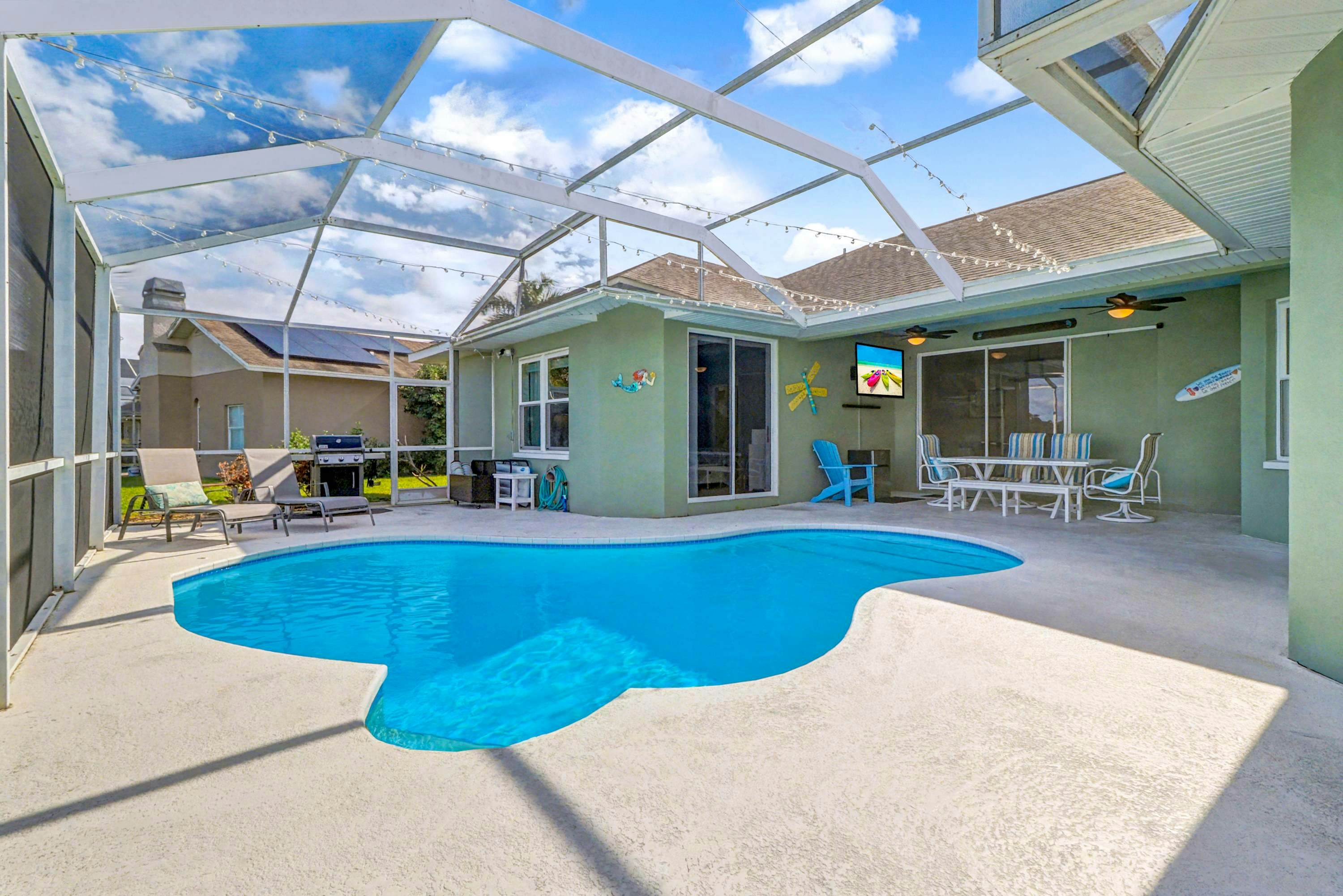 Palm Harbor Retreat with Pool, Firepit, Pool Table & Pet-Friendly