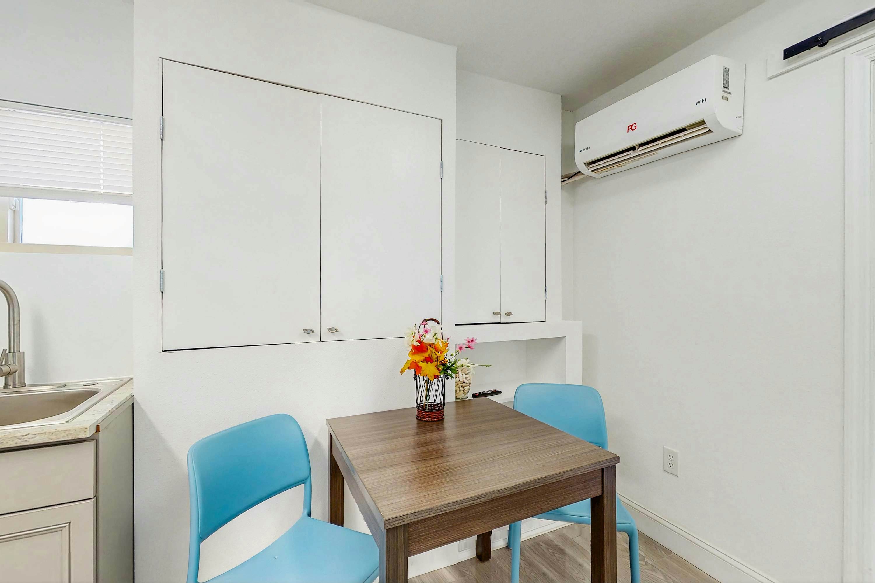 Beachfront condo with pool and island vibes