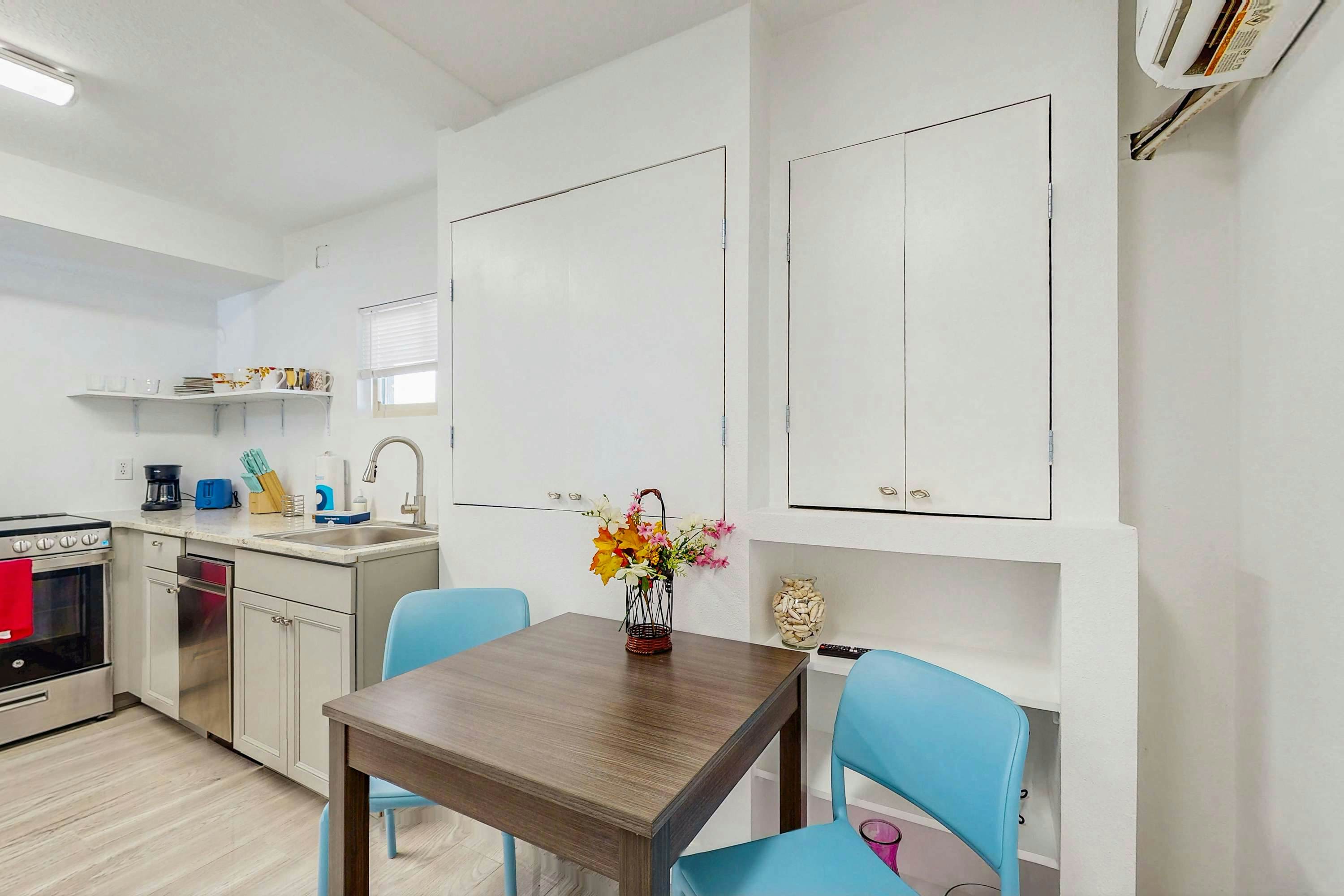 Beachfront condo with pool and island vibes