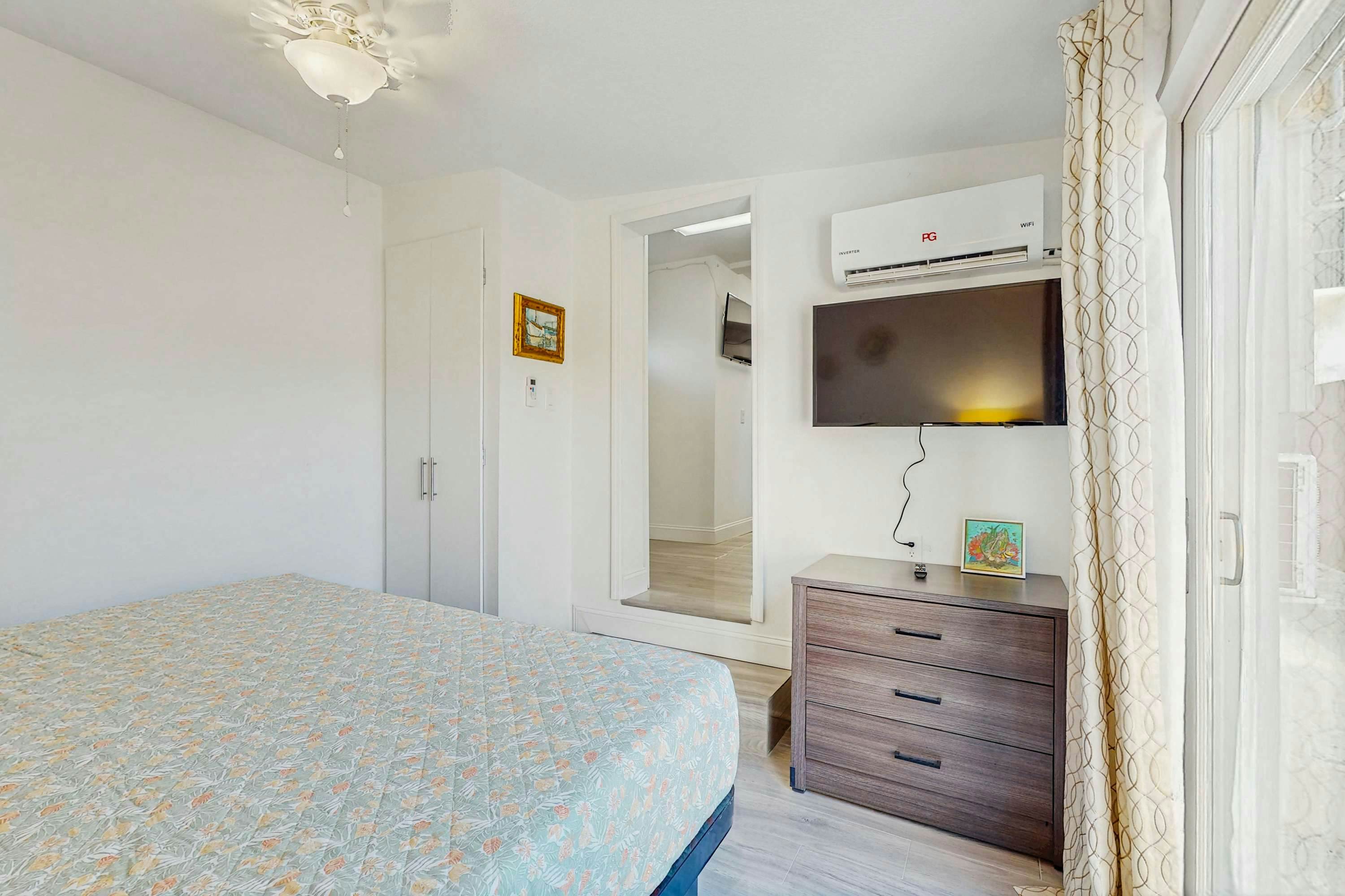 Beachfront condo with pool and island vibes