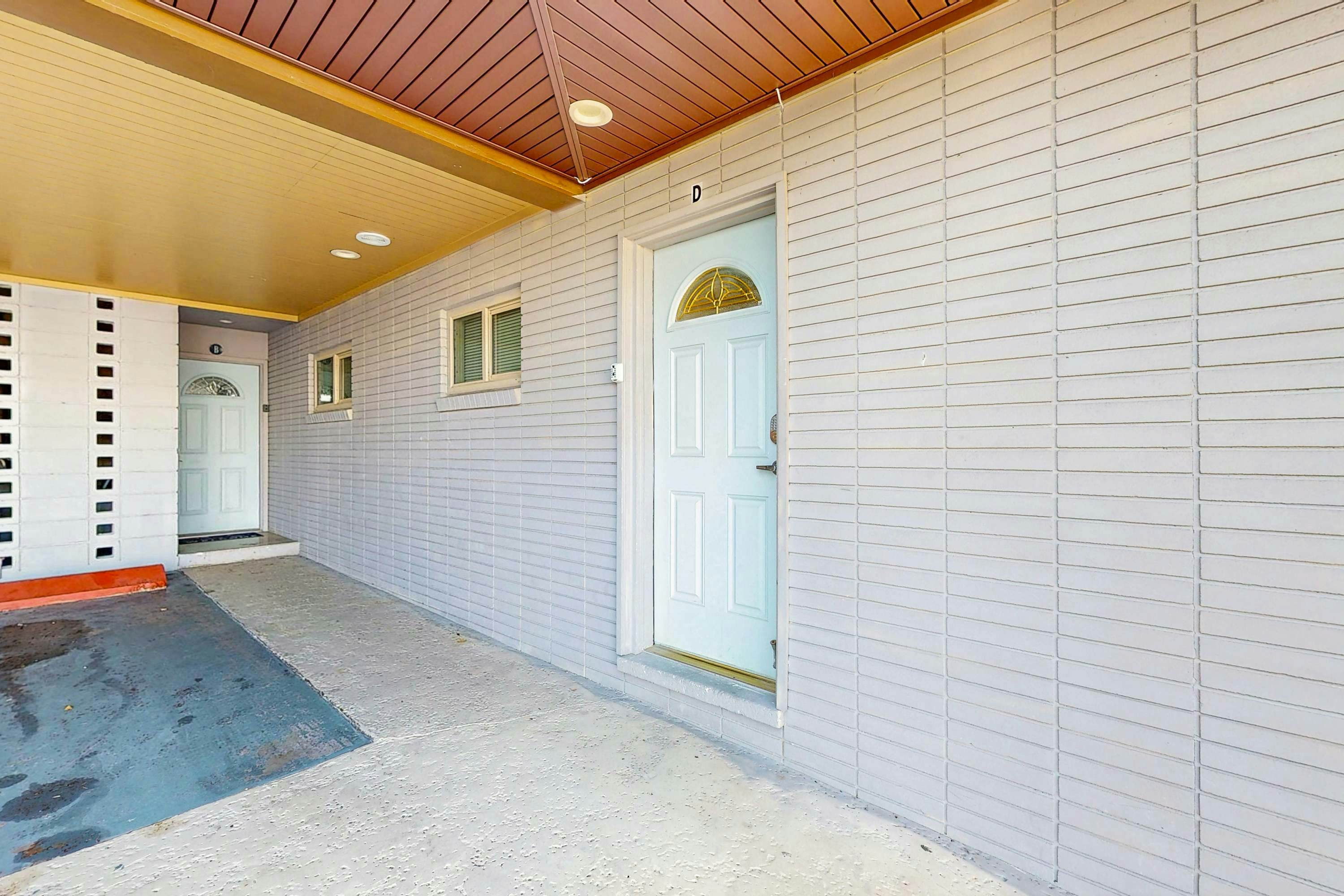 Beachfront condo with pool and island vibes