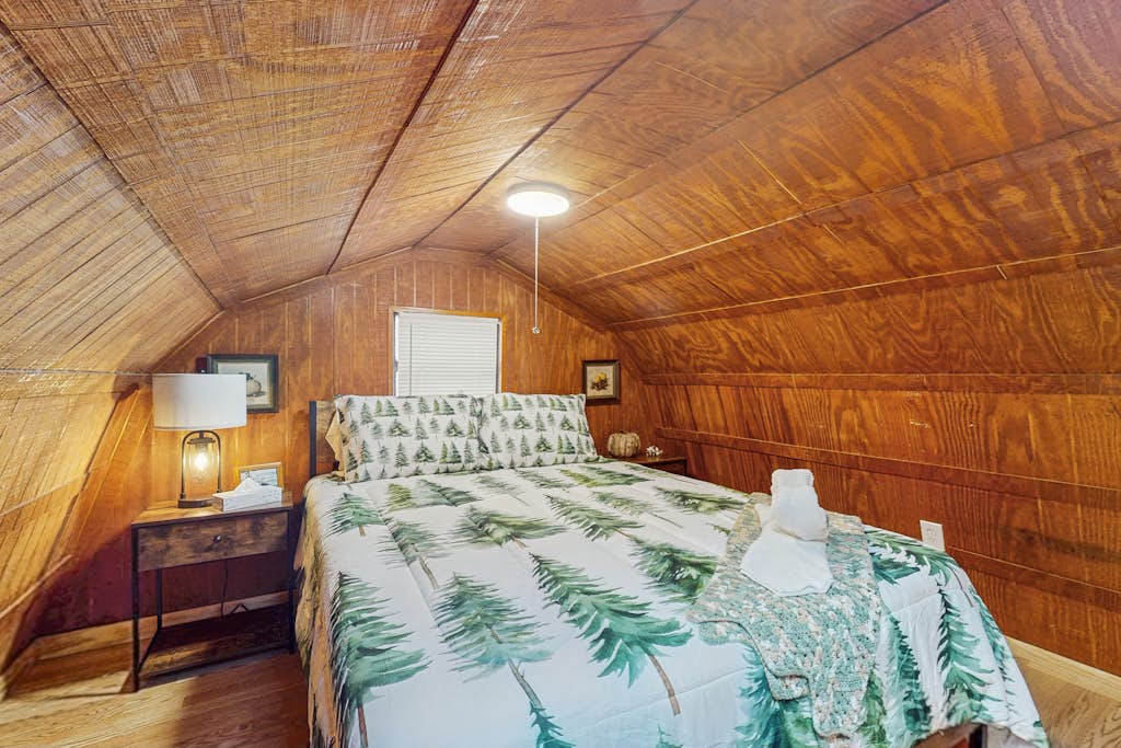 In the heart of Tampa rustic and convenient with AC WIFI and close to stadiums