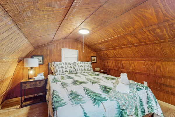 In the heart of Tampa rustic and convenient with AC WIFI and close to stadiums