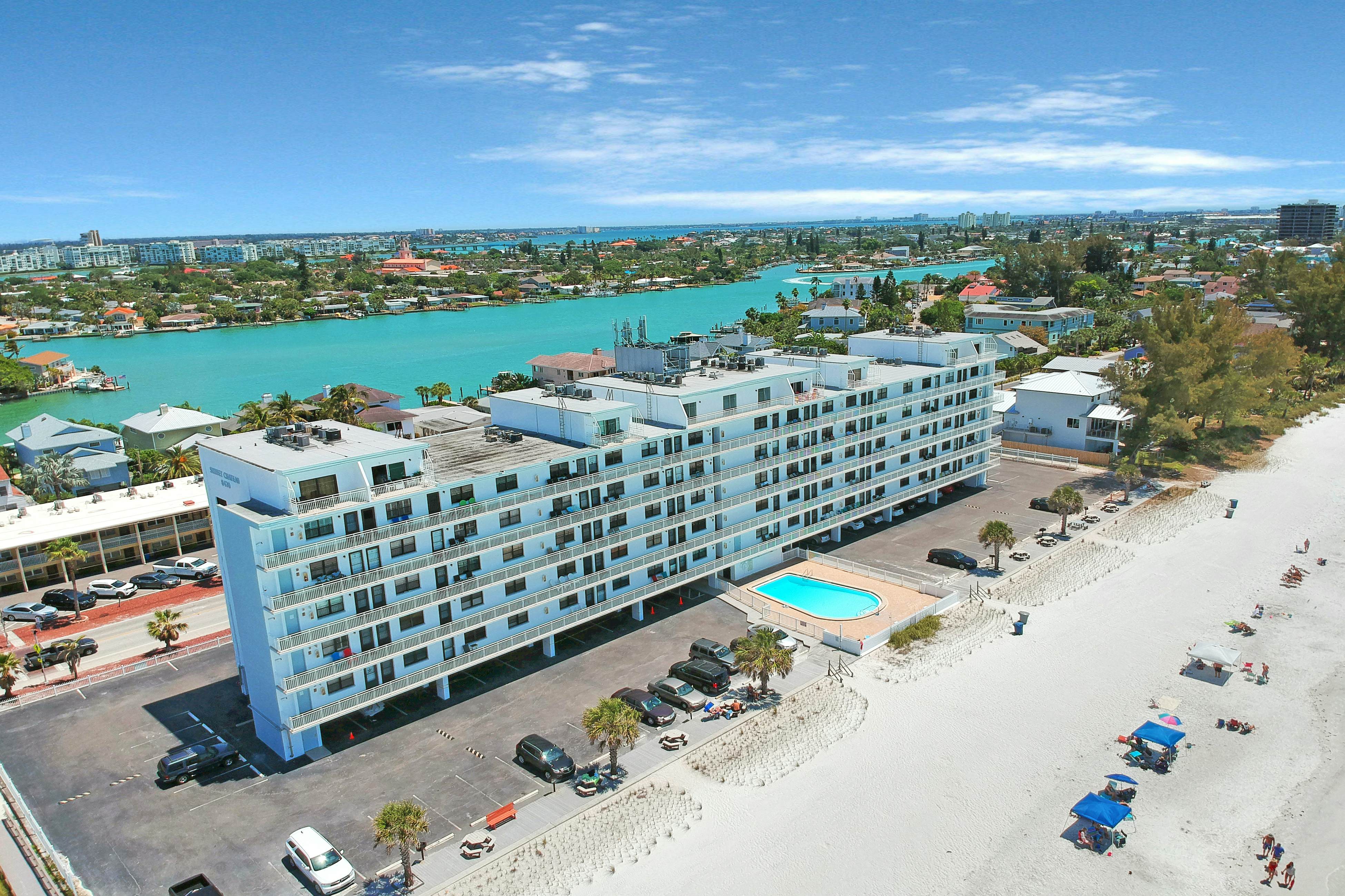 Bright, Gulf front condo just steps from the beach