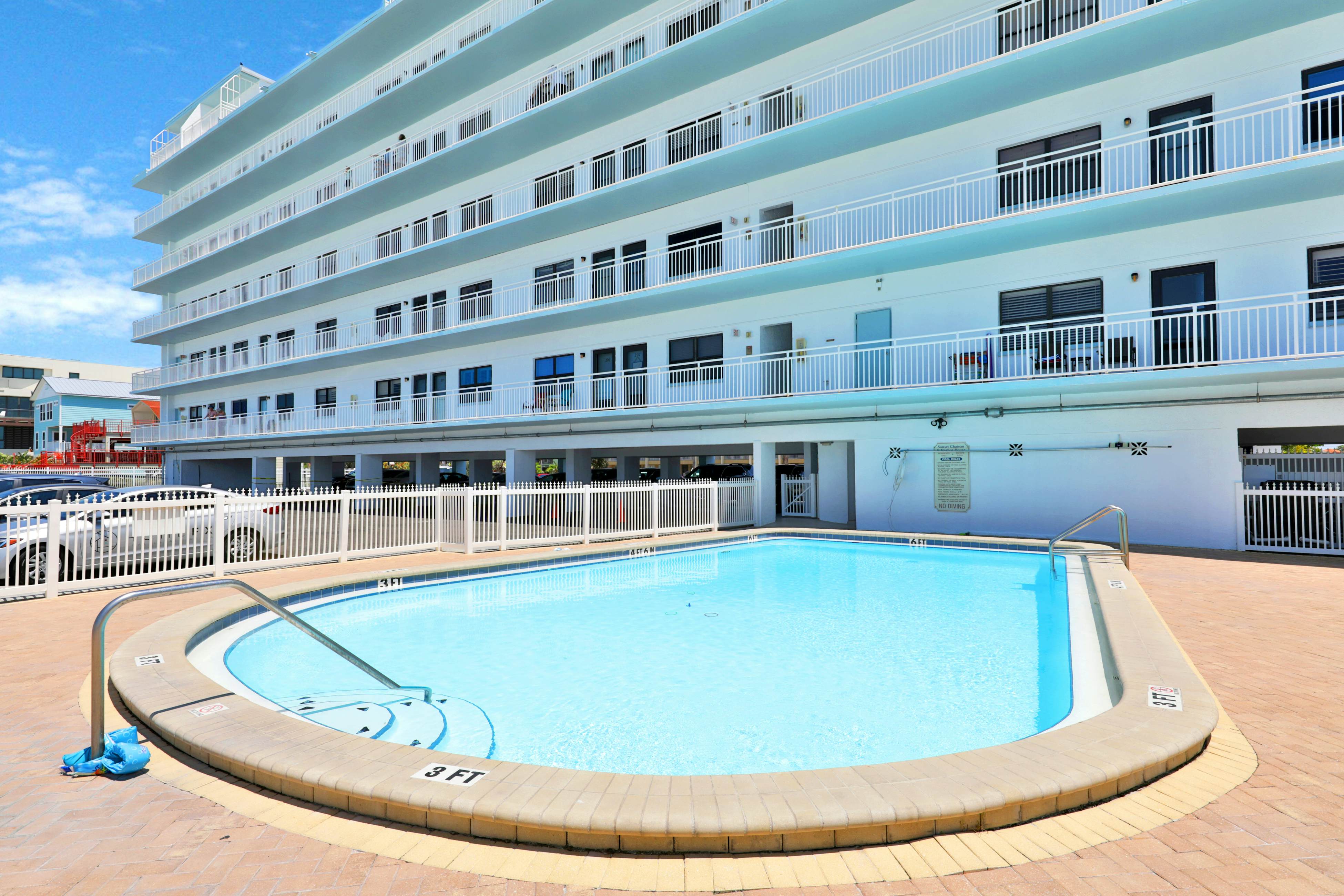 Bright, Gulf front condo just steps from the beach