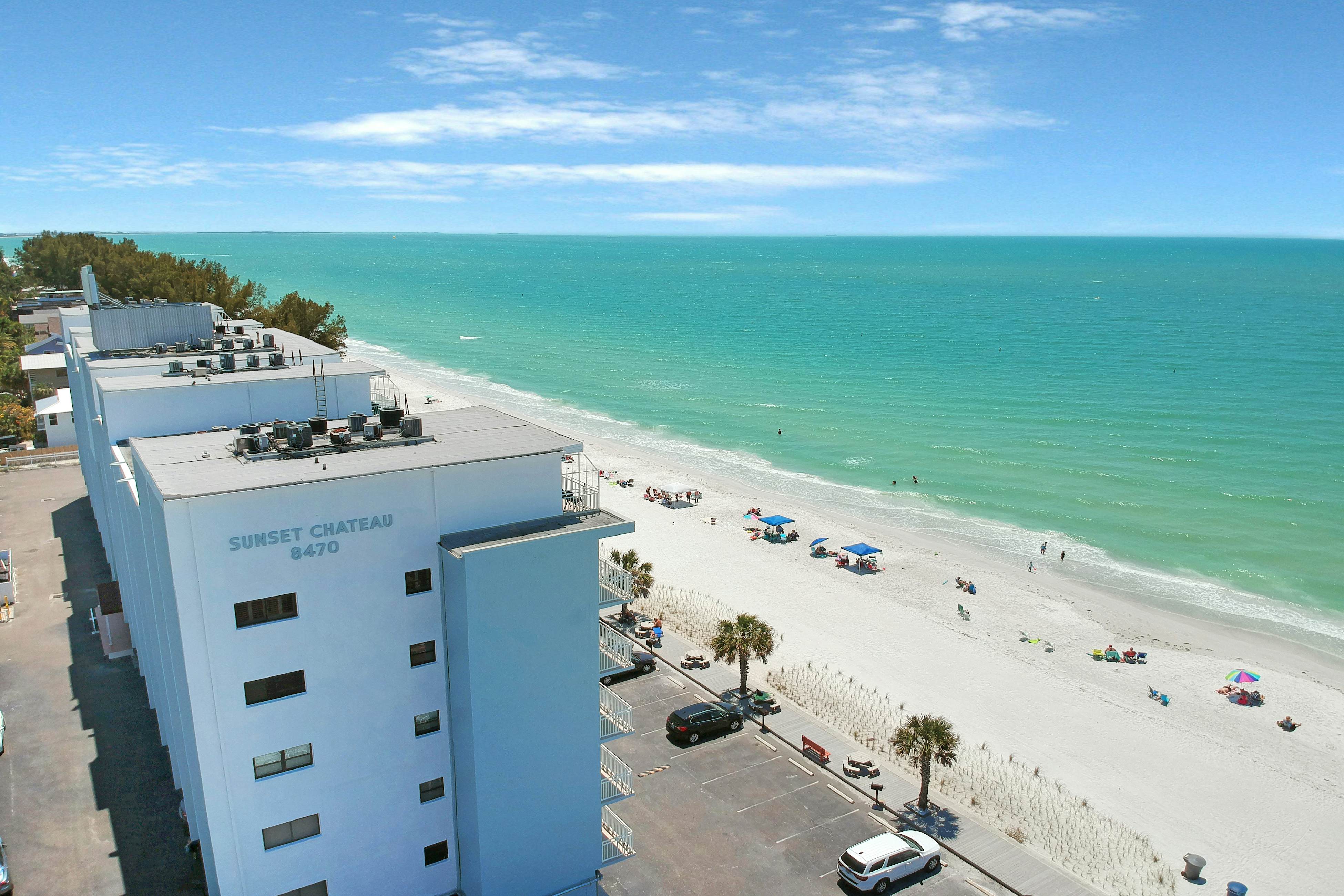 Bright, Gulf front condo just steps from the beach